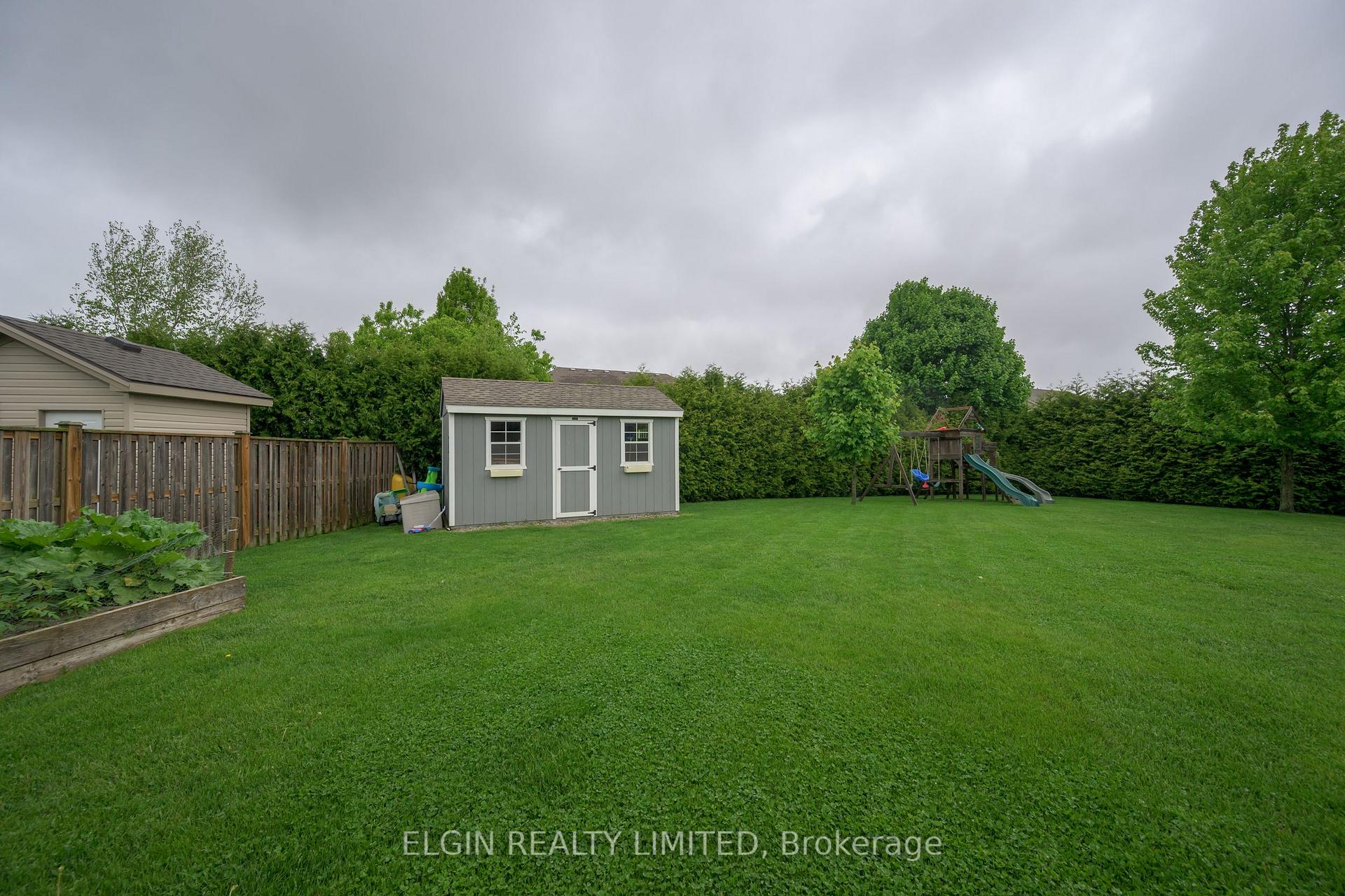 Photo 11 of 29 Bridle Path Street, St. Thomas — HOMEH