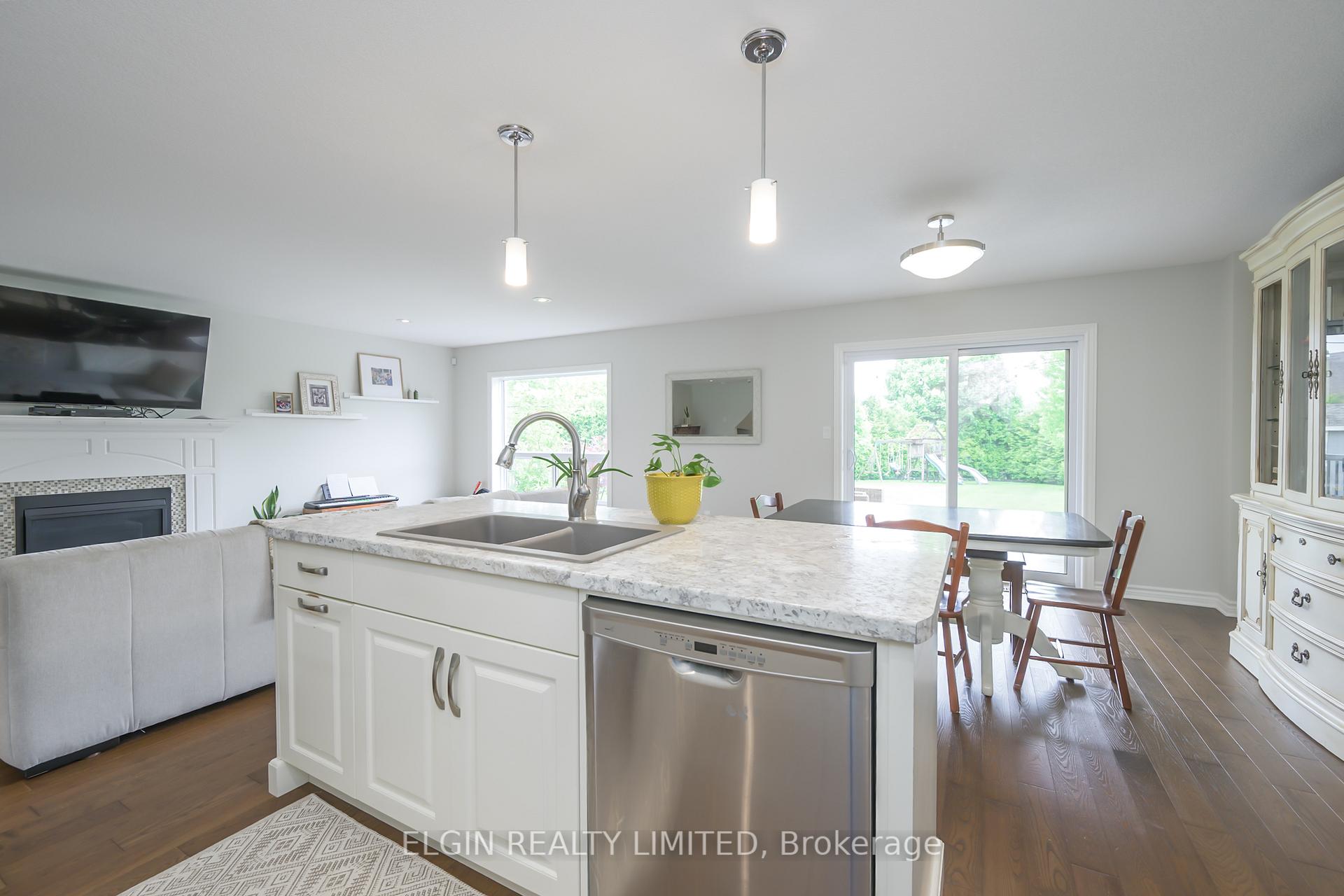 Photo 23 of 29 Bridle Path Street, St. Thomas — HOMEH