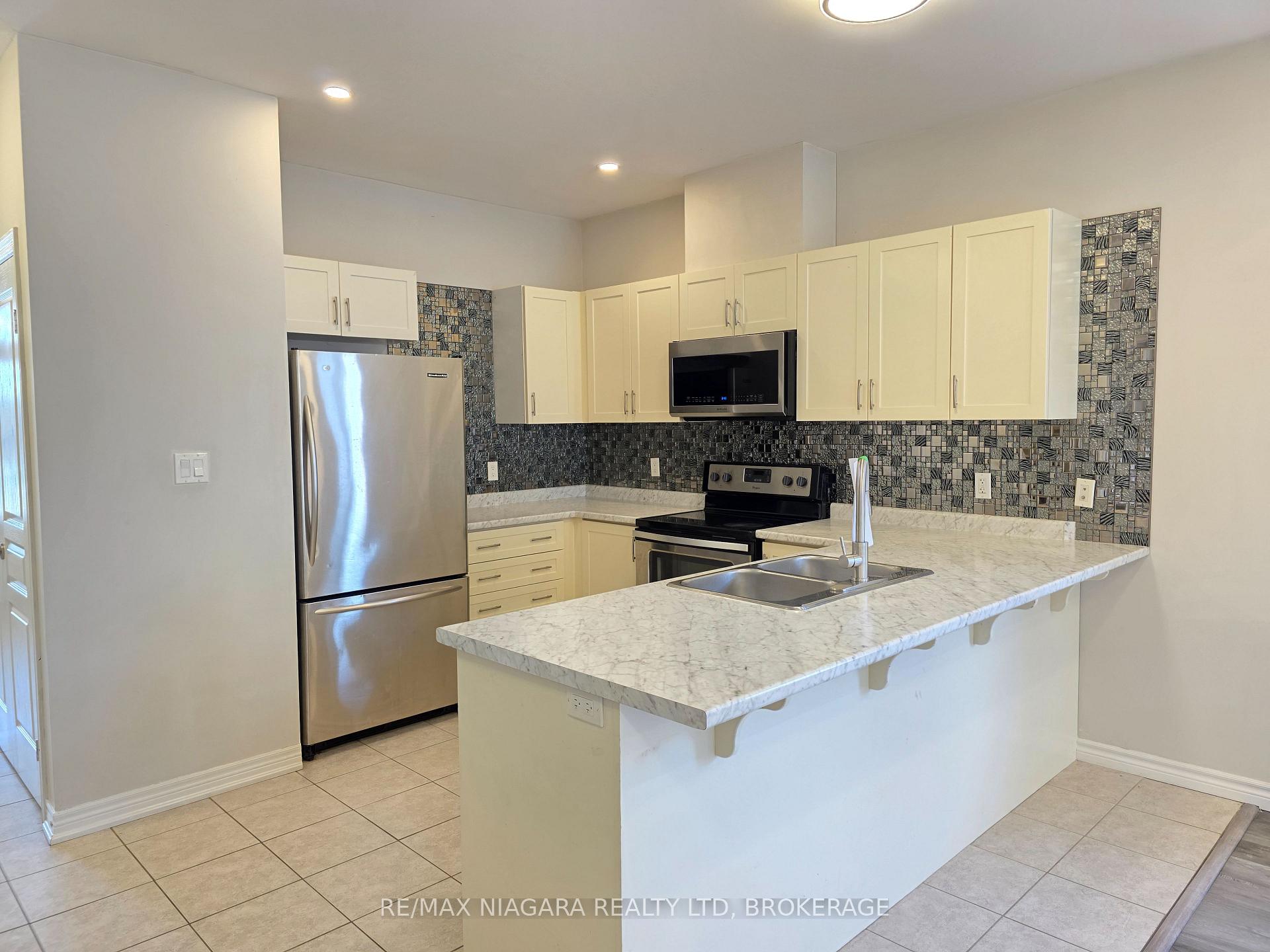 Photo 6 of 24 Ellis Avenue, St. Catharines, Oakdale — HOMEH