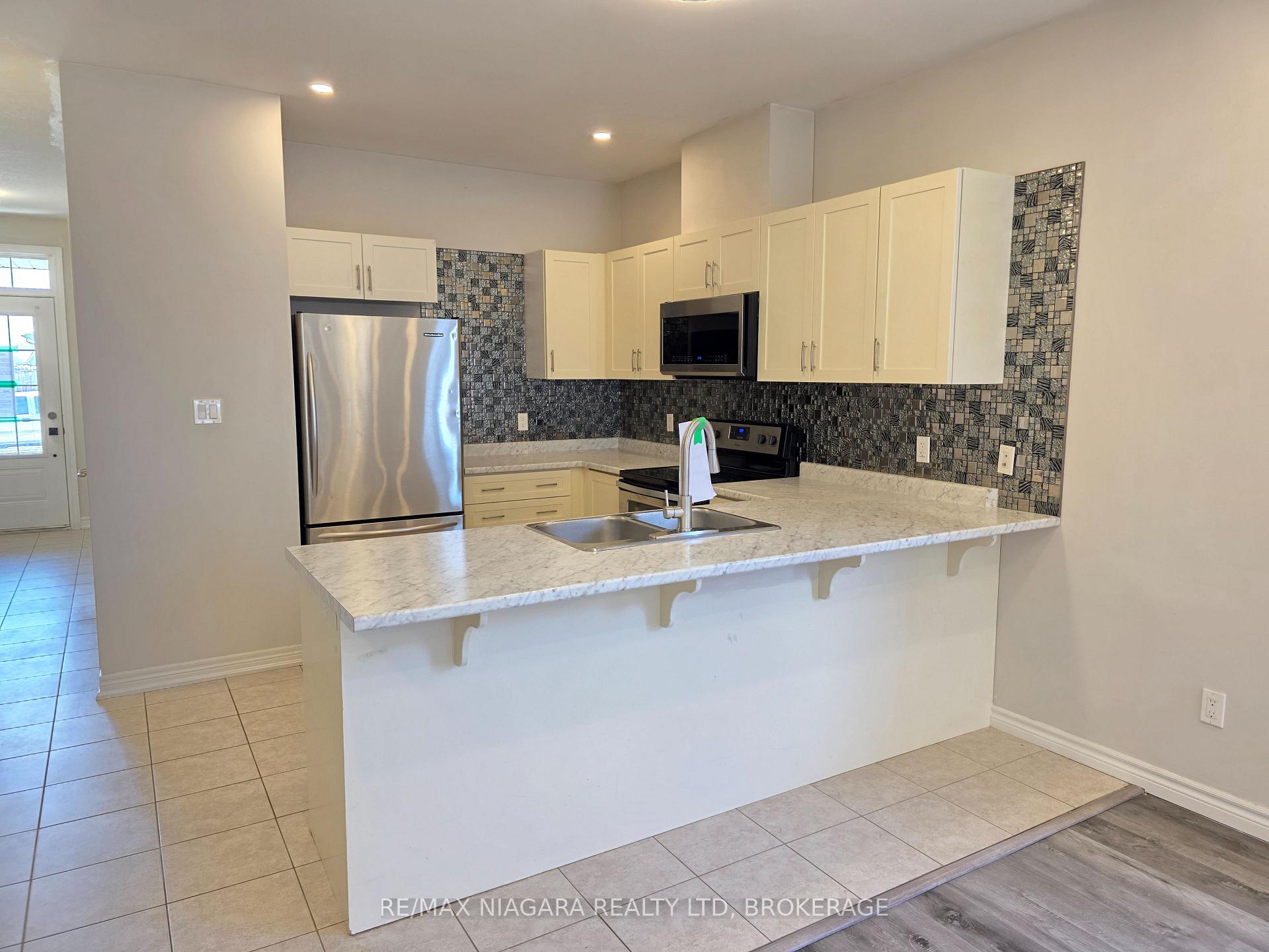 Photo 7 of 24 Ellis Avenue, St. Catharines, Oakdale — HOMEH