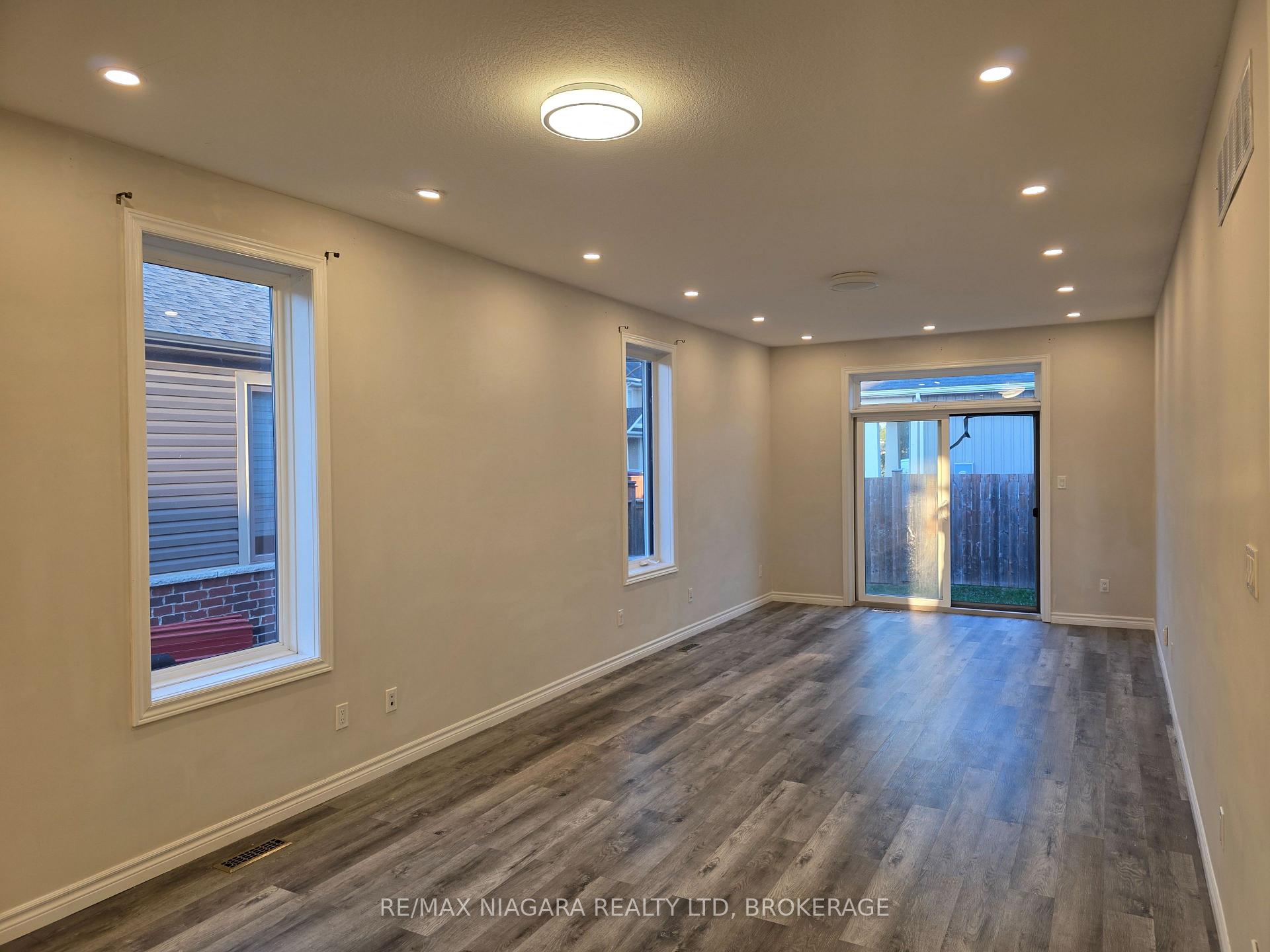 Photo 9 of 24 Ellis Avenue, St. Catharines, Oakdale — HOMEH