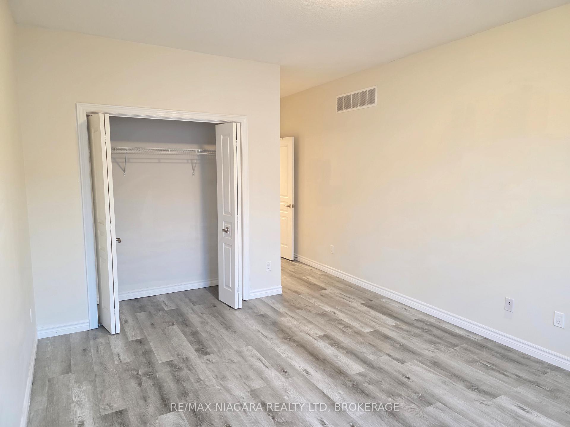 Photo 15 of 24 Ellis Avenue, St. Catharines, Oakdale — HOMEH