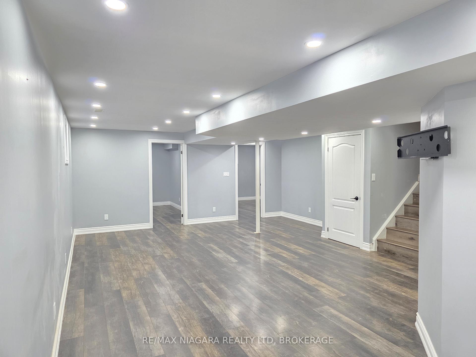 Photo 17 of 24 Ellis Avenue, St. Catharines, Oakdale — HOMEH