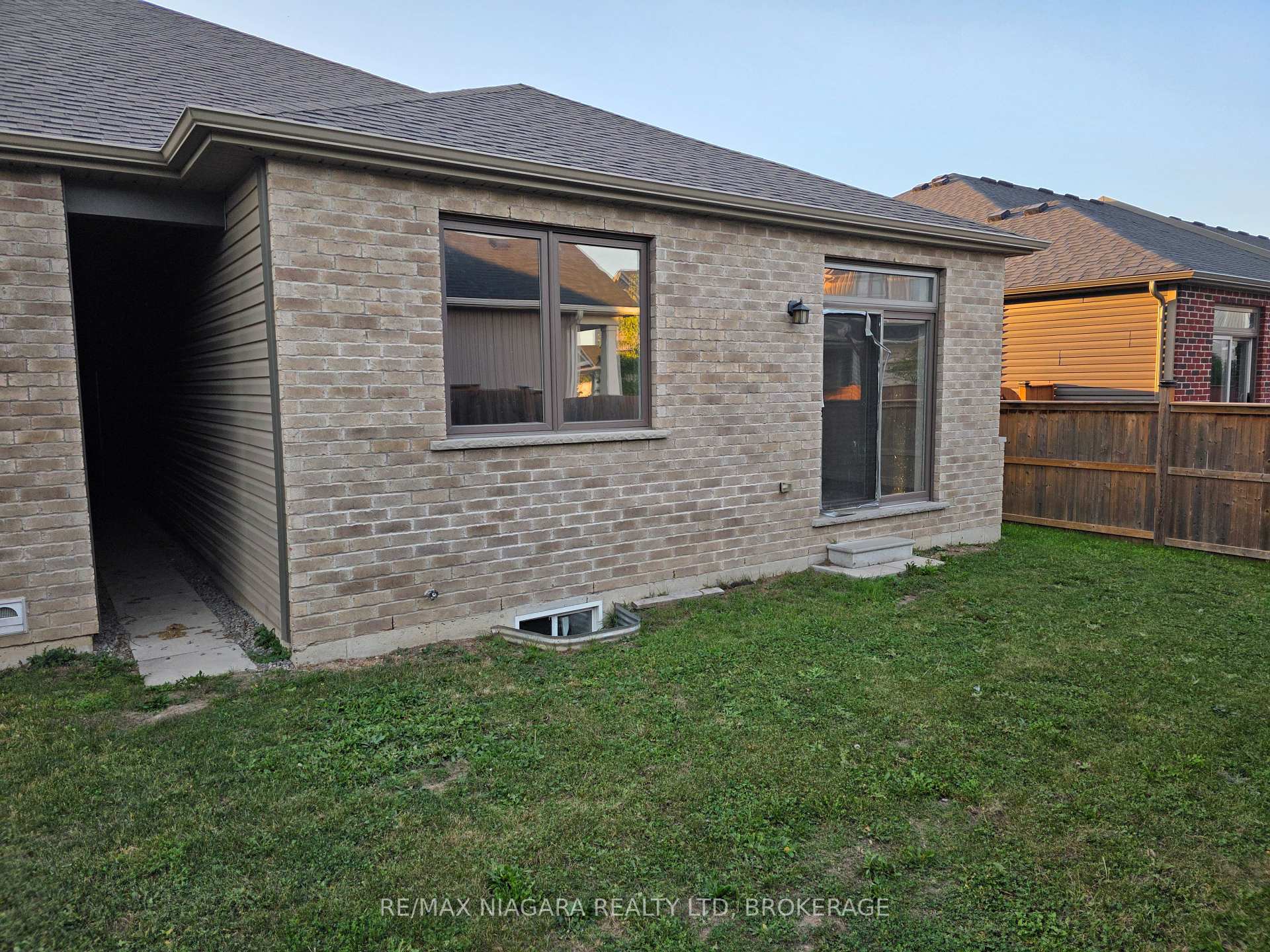 Photo 29 of 24 Ellis Avenue, St. Catharines, Oakdale — HOMEH