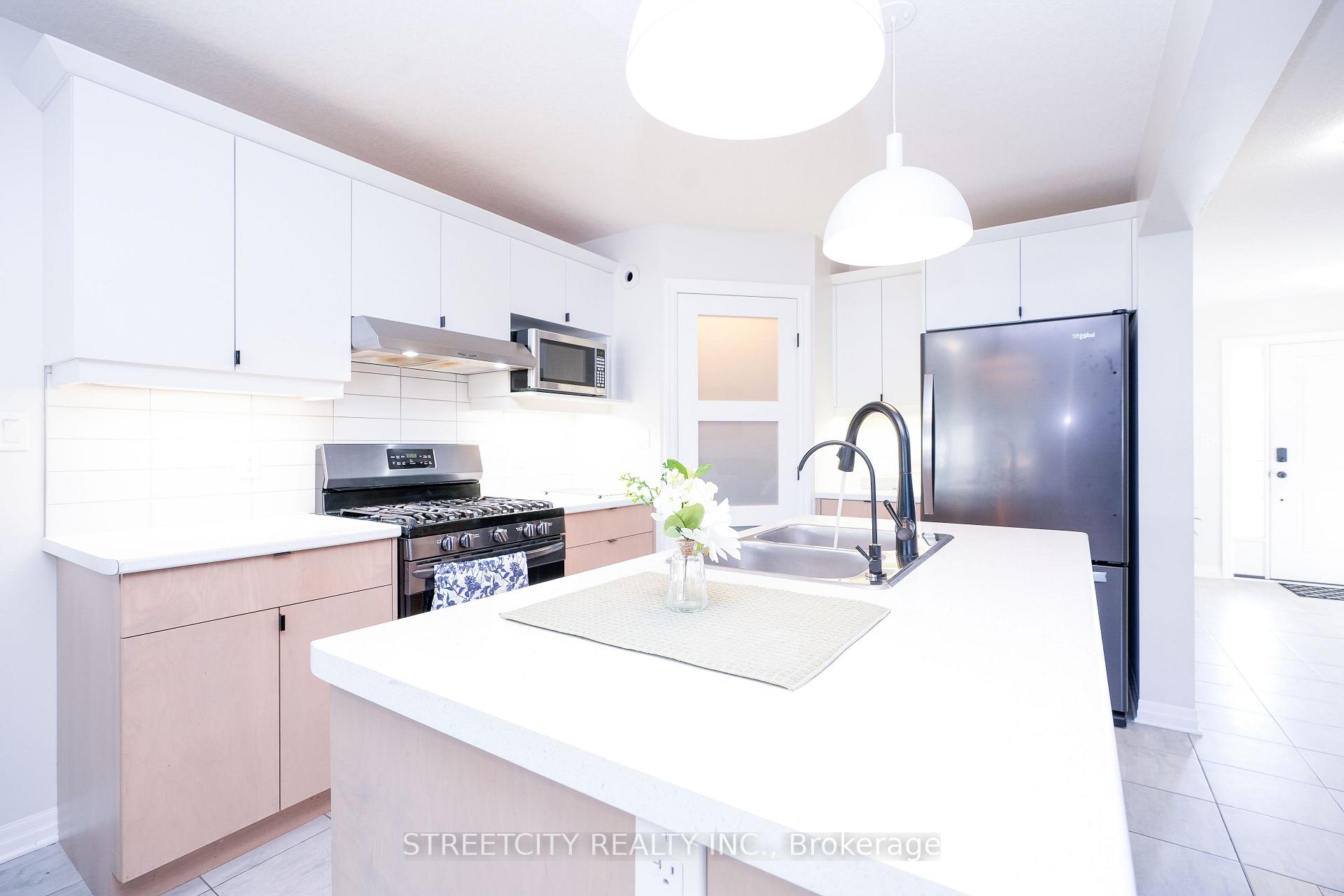 Photo 11 of 58 Honey Bend Street E, St. Thomas — HOMEH