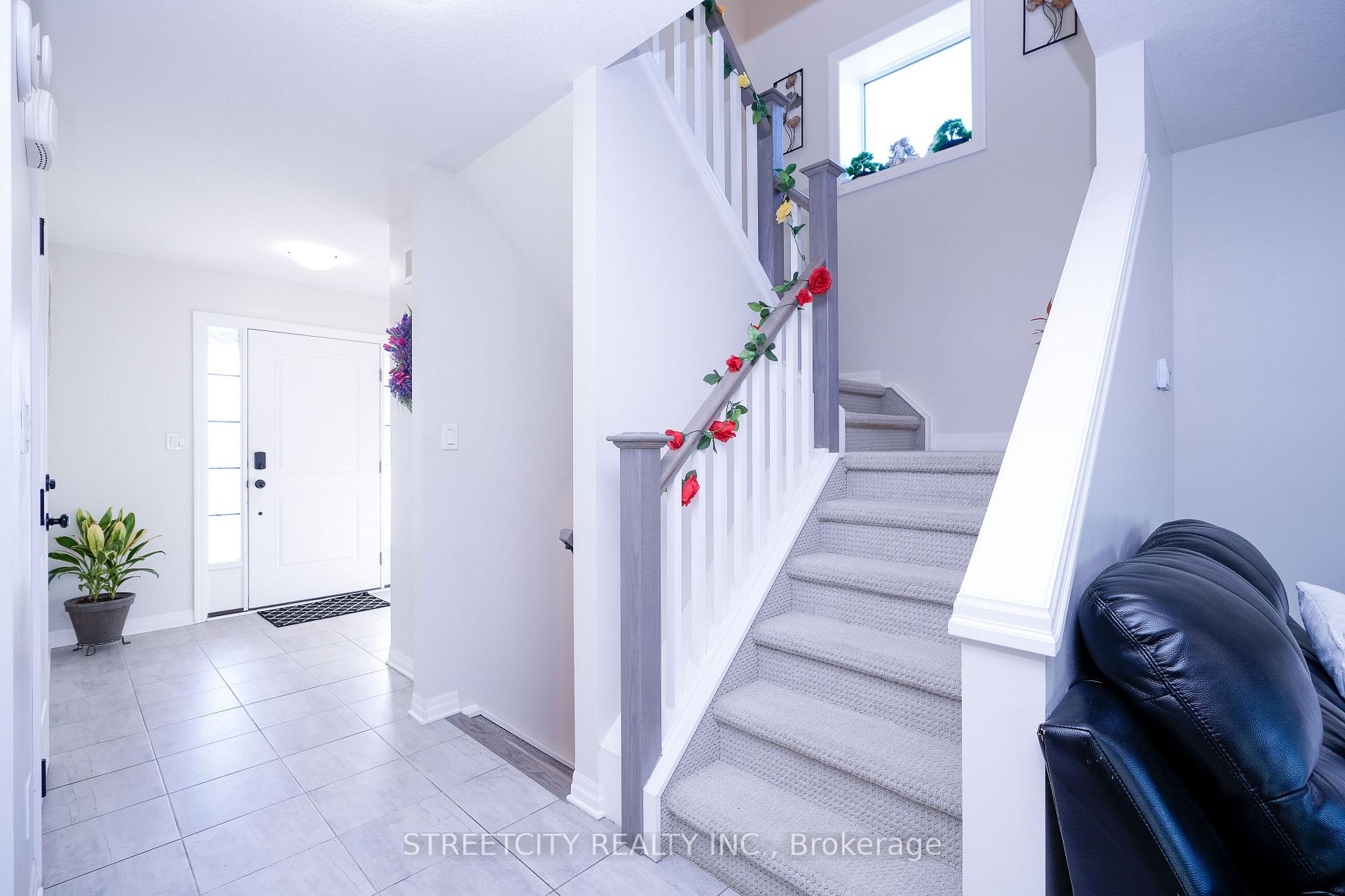 Photo 12 of 58 Honey Bend Street E, St. Thomas — HOMEH