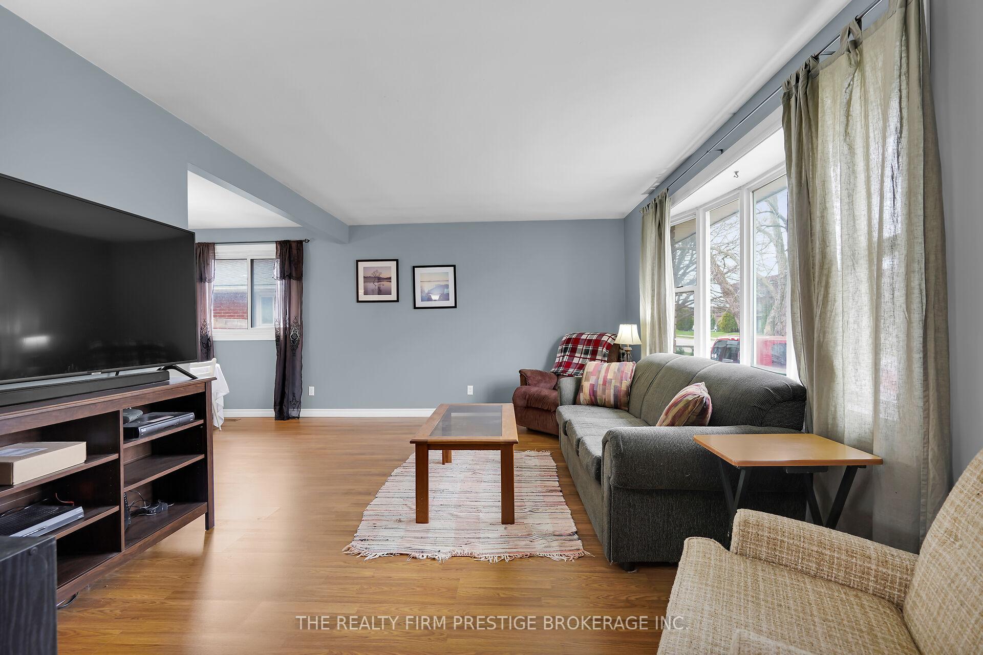 Photo 6 of 213 Highview Drive, St. Thomas — HOMEH