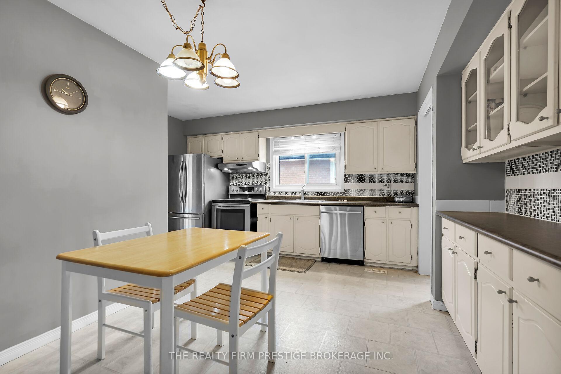 Photo 12 of 213 Highview Drive, St. Thomas — HOMEH