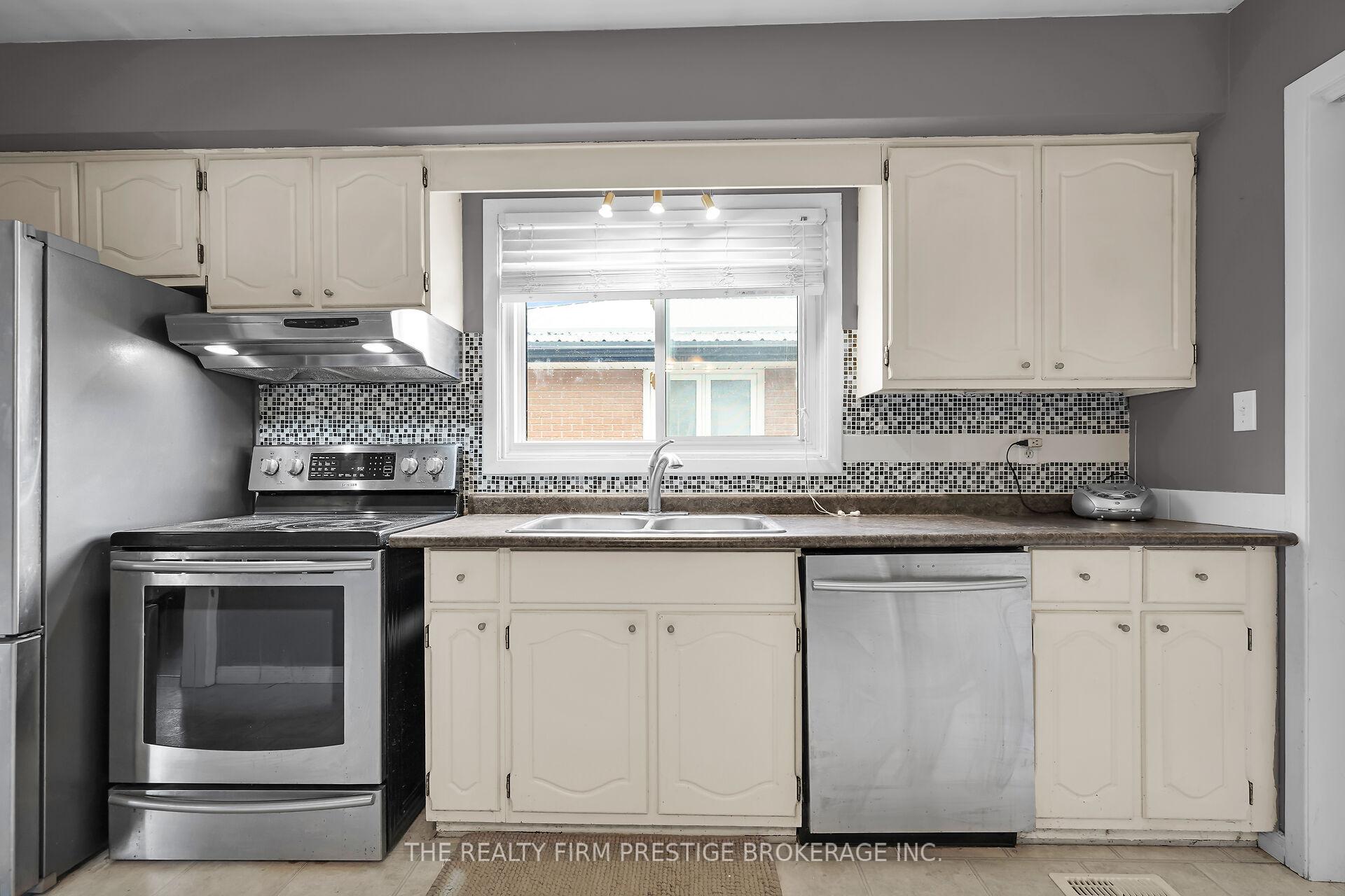 Photo 14 of 213 Highview Drive, St. Thomas — HOMEH