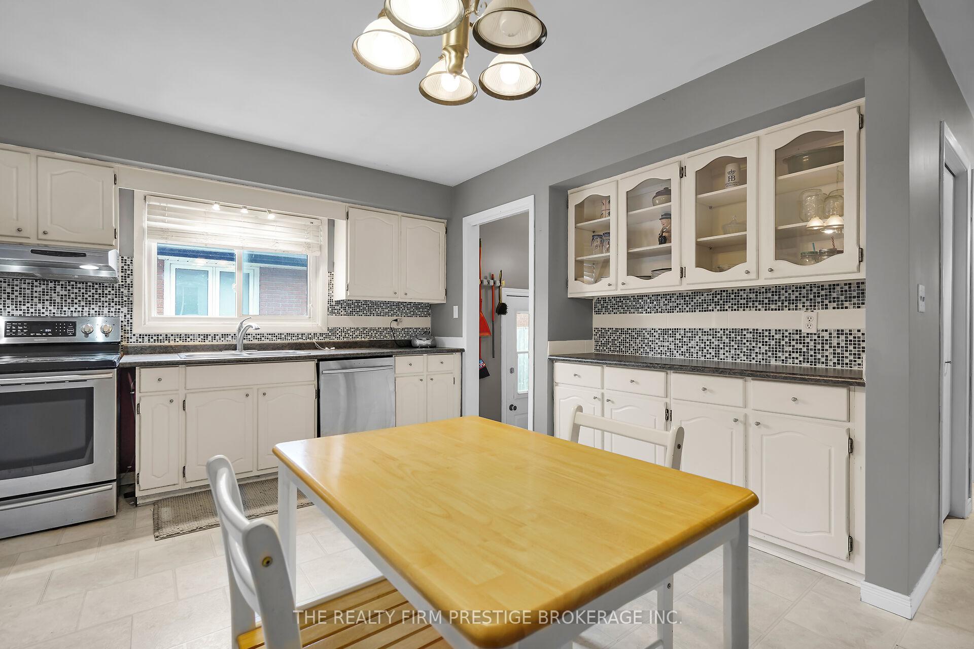 Photo 17 of 213 Highview Drive, St. Thomas — HOMEH