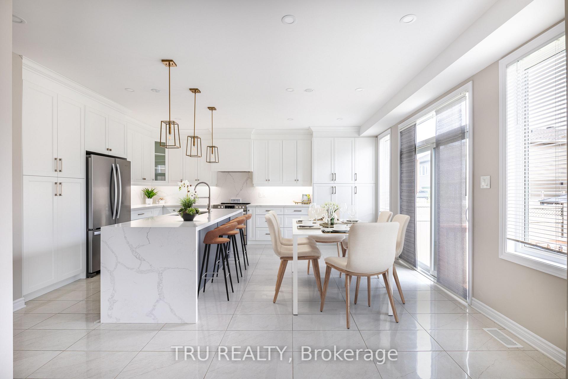 Photo 12 of 121 Discovery Crescent, Ottawa, Stittsville (North) — HOMEH
