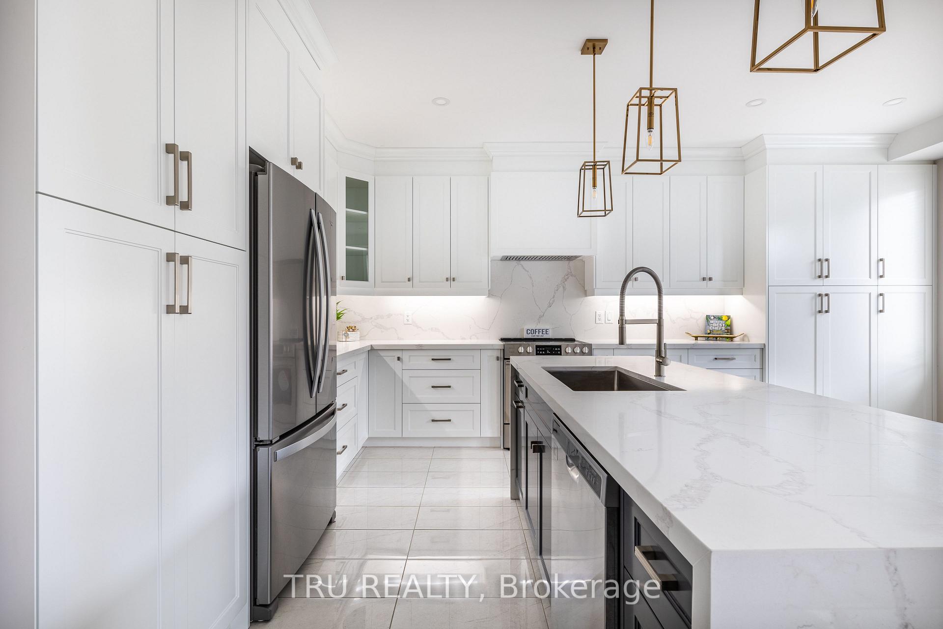 Photo 17 of 121 Discovery Crescent, Ottawa, Stittsville (North) — HOMEH