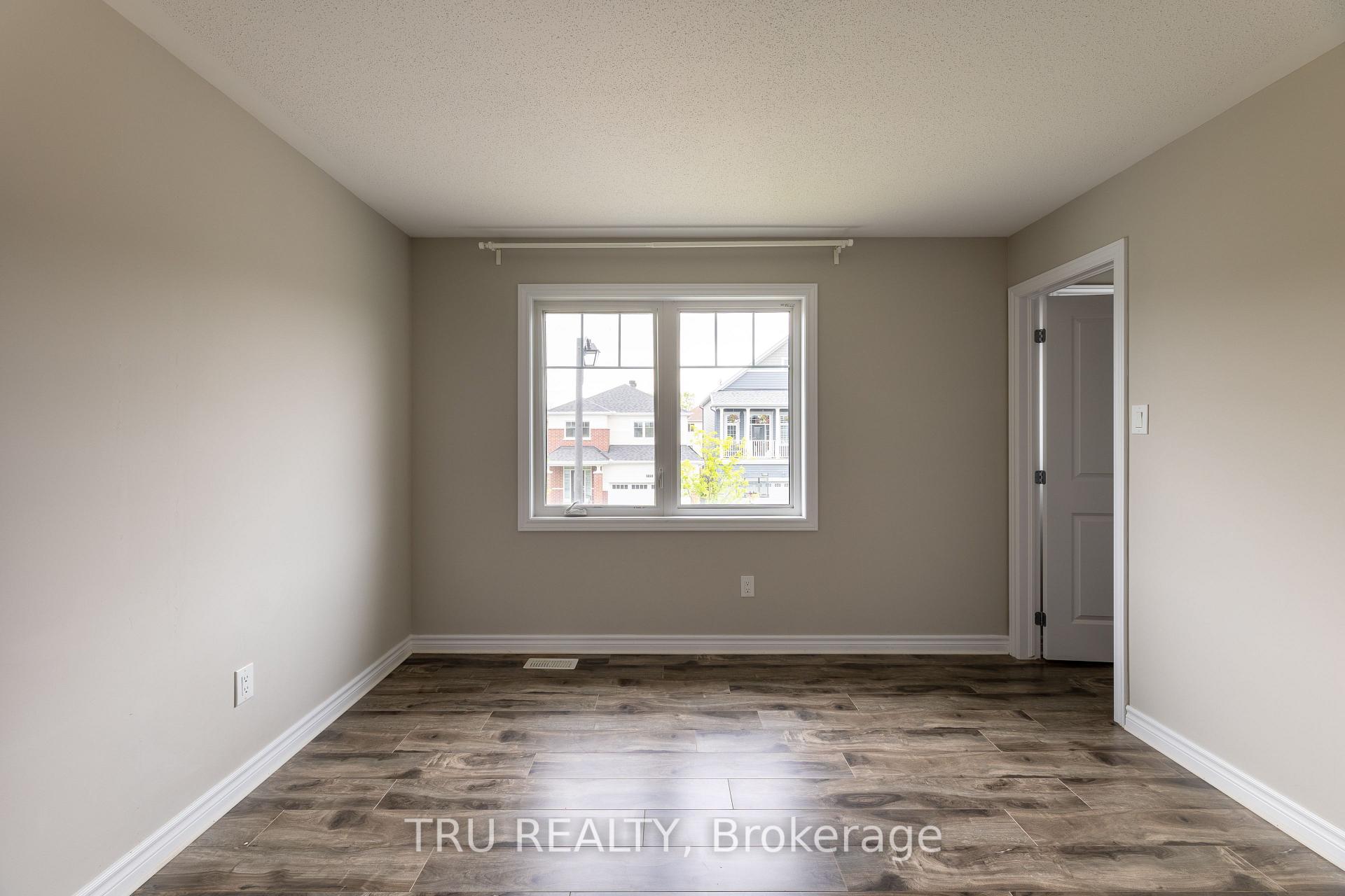 Photo 30 of 121 Discovery Crescent, Ottawa, Stittsville (North) — HOMEH