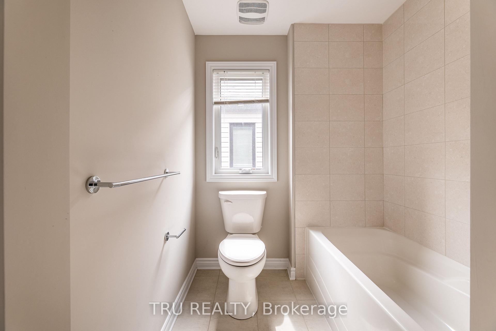 Photo 33 of 121 Discovery Crescent, Ottawa, Stittsville (North) — HOMEH