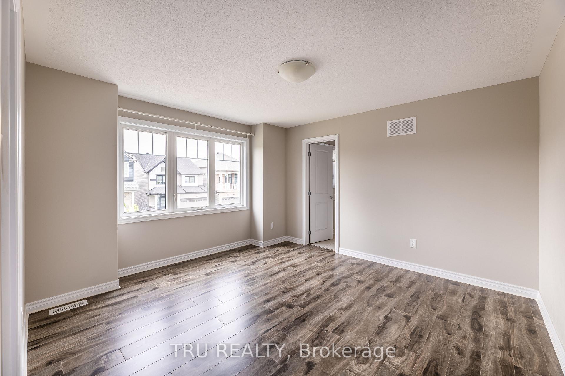 Photo 36 of 121 Discovery Crescent, Ottawa, Stittsville (North) — HOMEH
