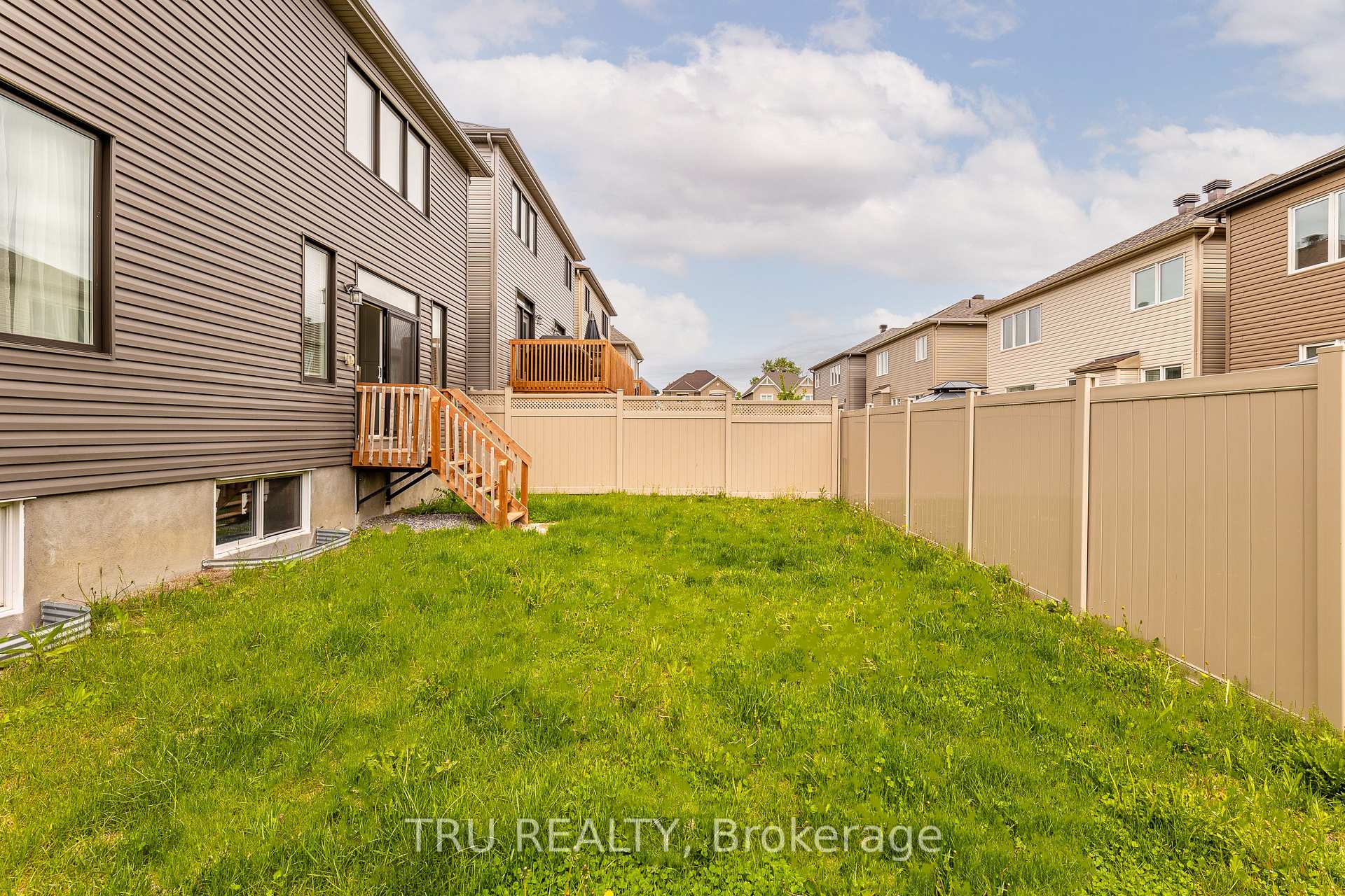 Photo 39 of 121 Discovery Crescent, Ottawa, Stittsville (North) — HOMEH