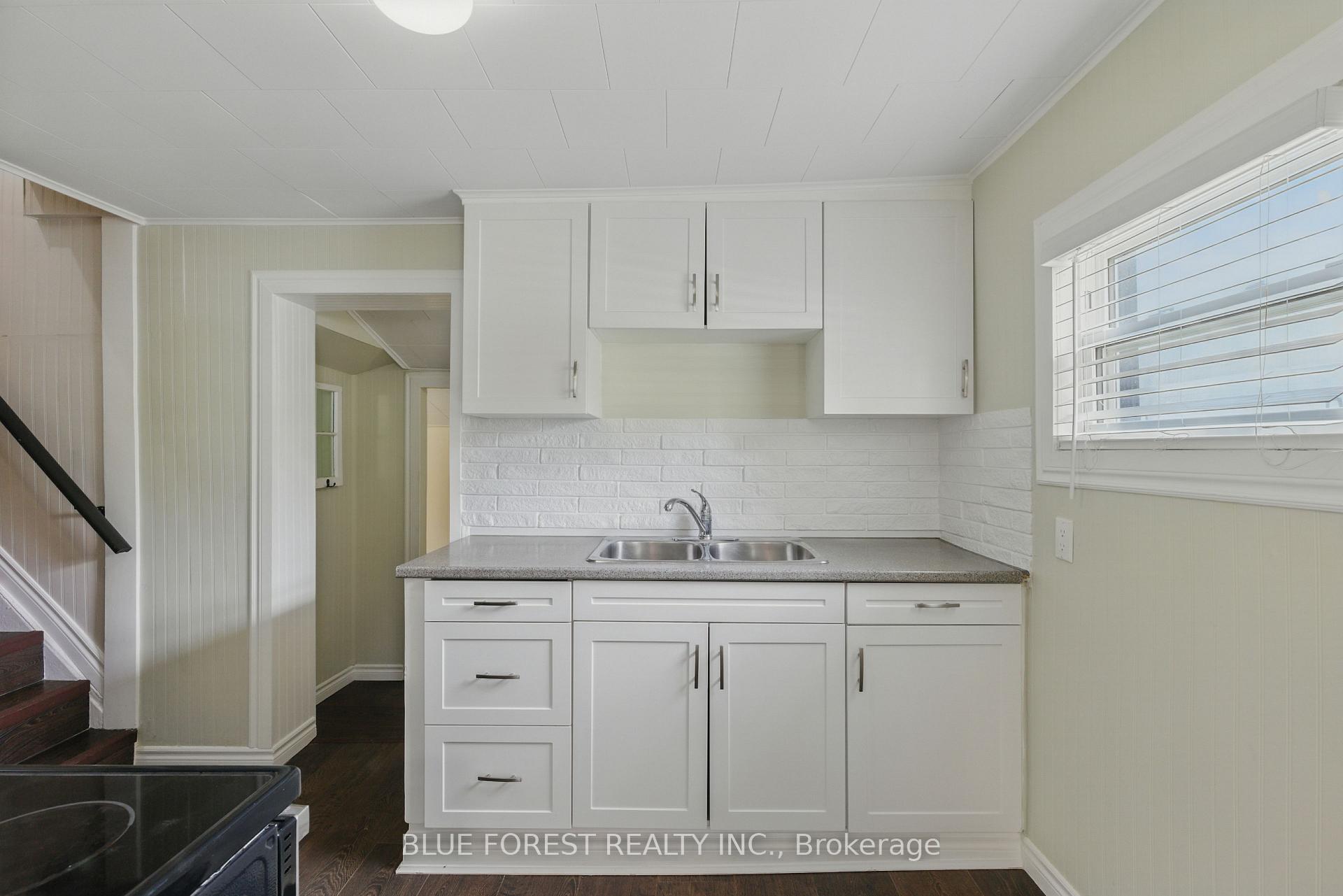 Photo 6 of 17 Arthur Avenue, St. Thomas — HOMEH