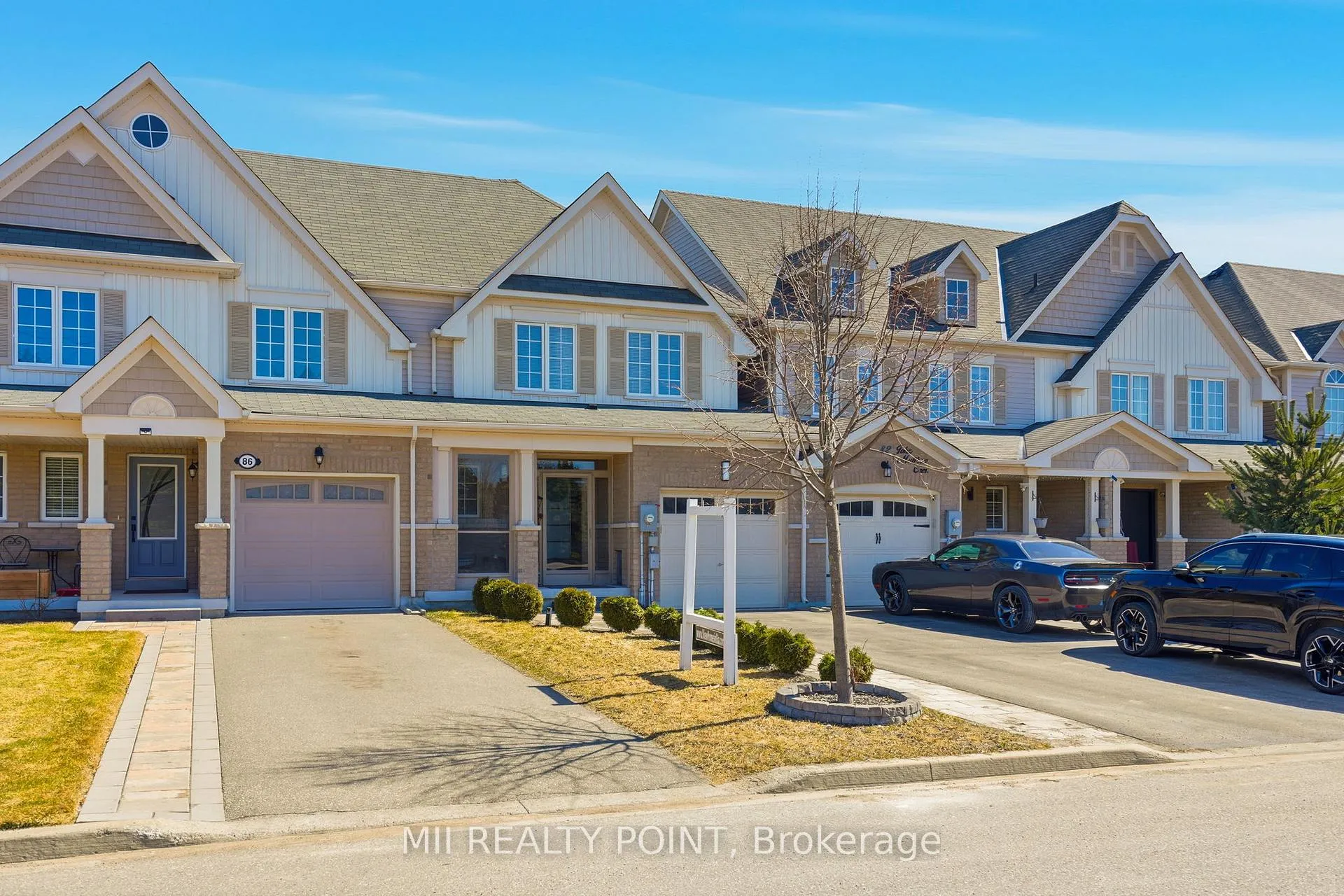 Photo 2 of 84 John Matthews Crescent, Clarington, Courtice — HOMEH