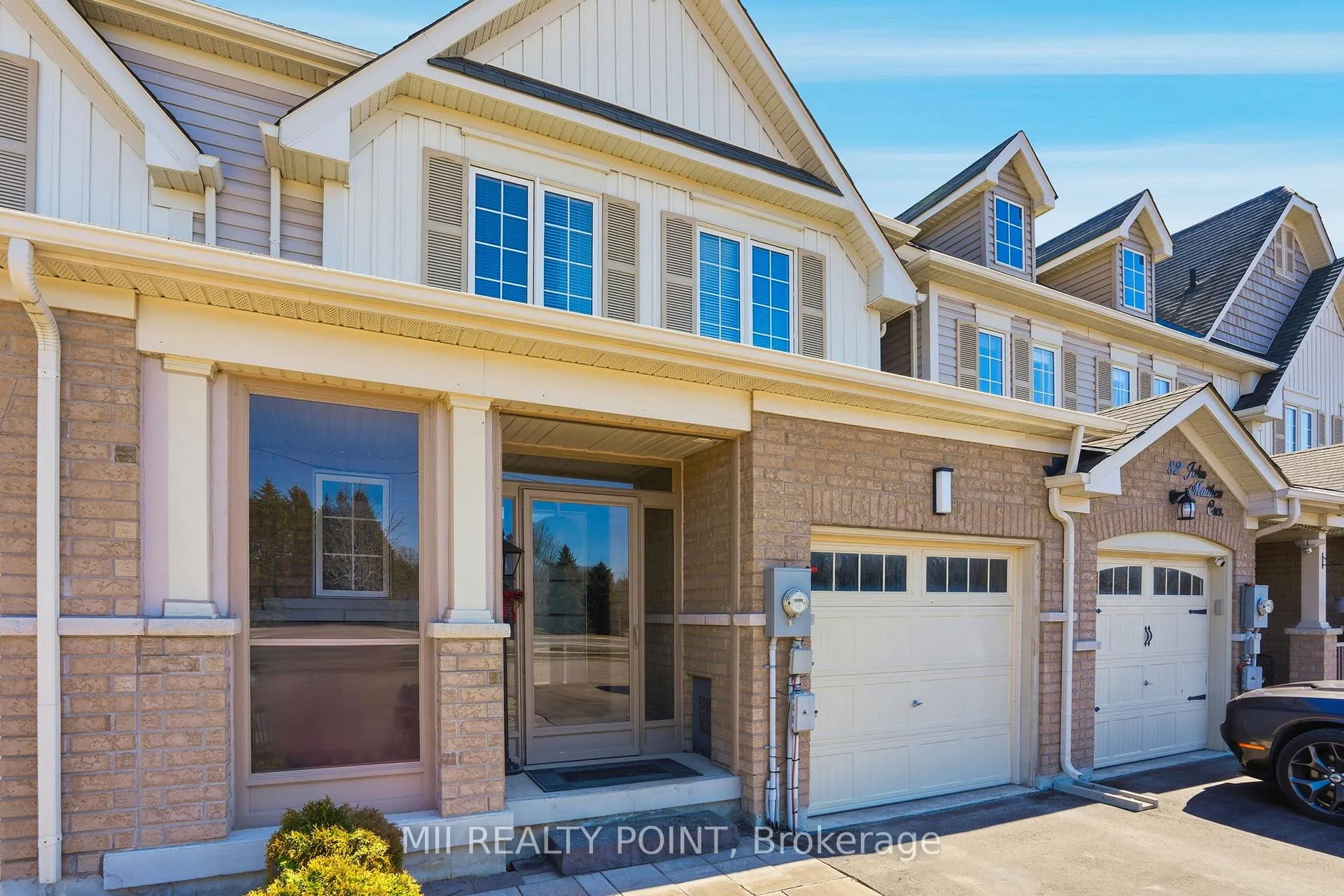 Photo 3 of 84 John Matthews Crescent, Clarington, Courtice — HOMEH