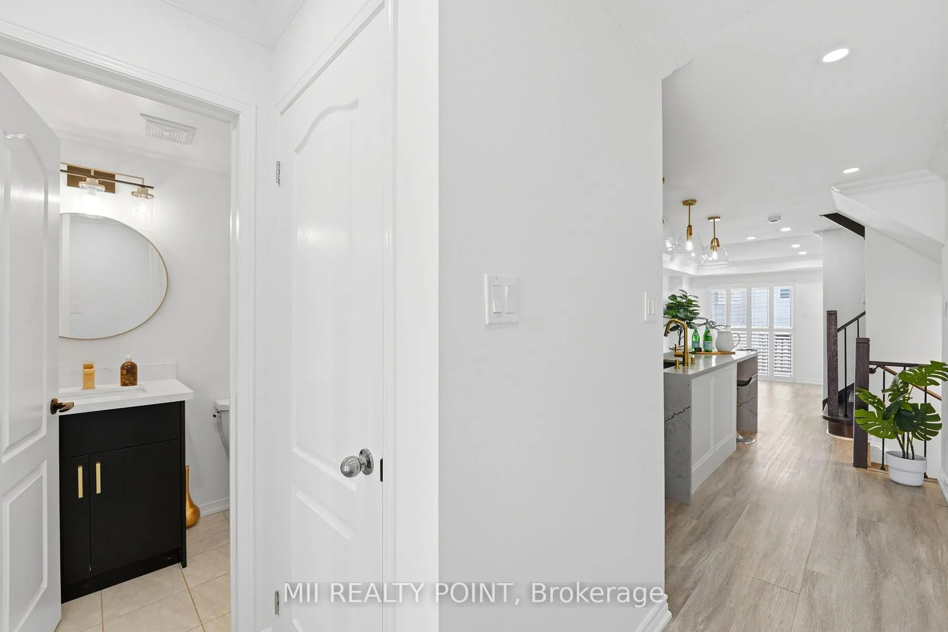 Photo 5 of 84 John Matthews Crescent, Clarington, Courtice — HOMEH