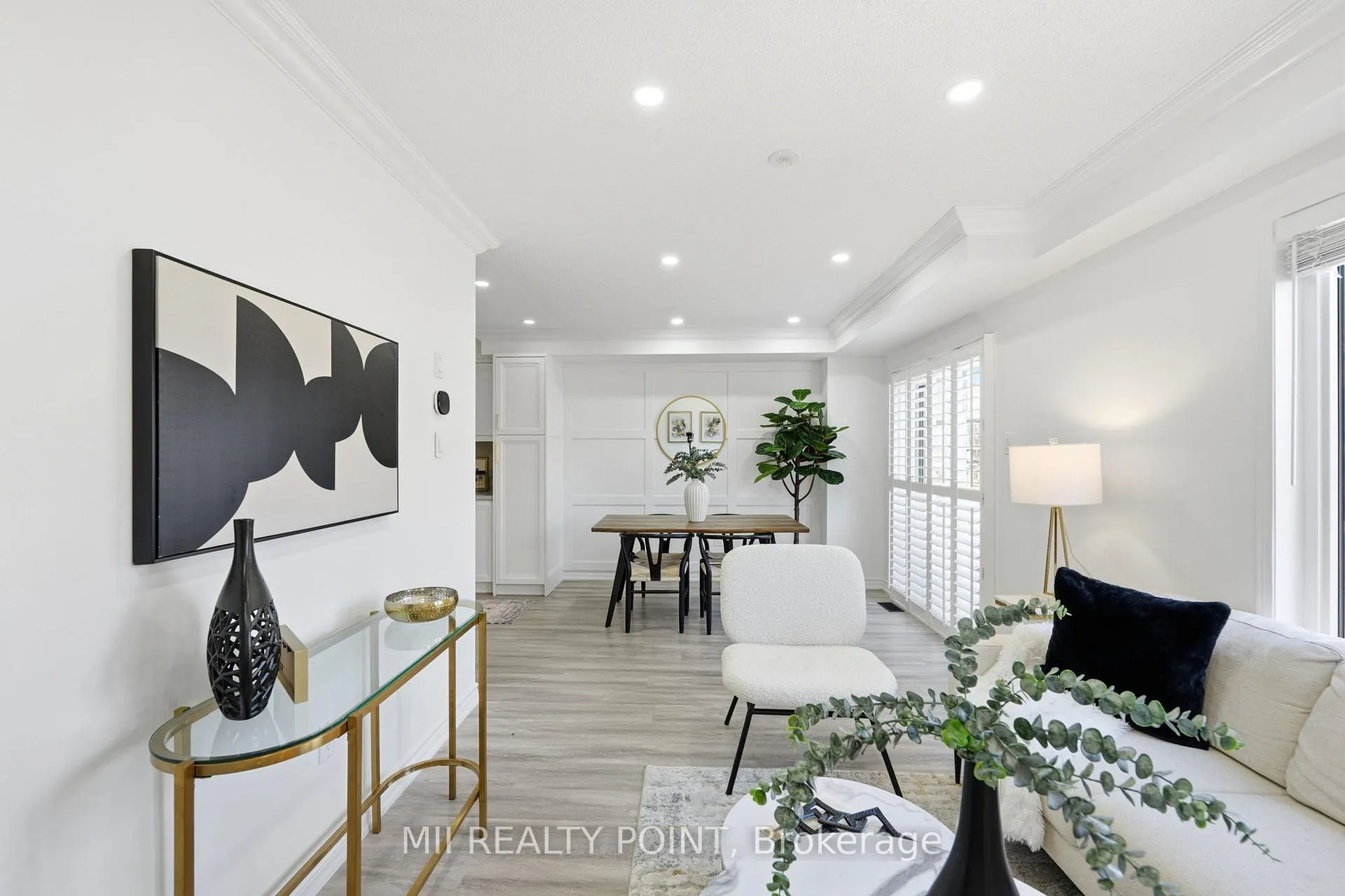 Photo 8 of 84 John Matthews Crescent, Clarington, Courtice — HOMEH