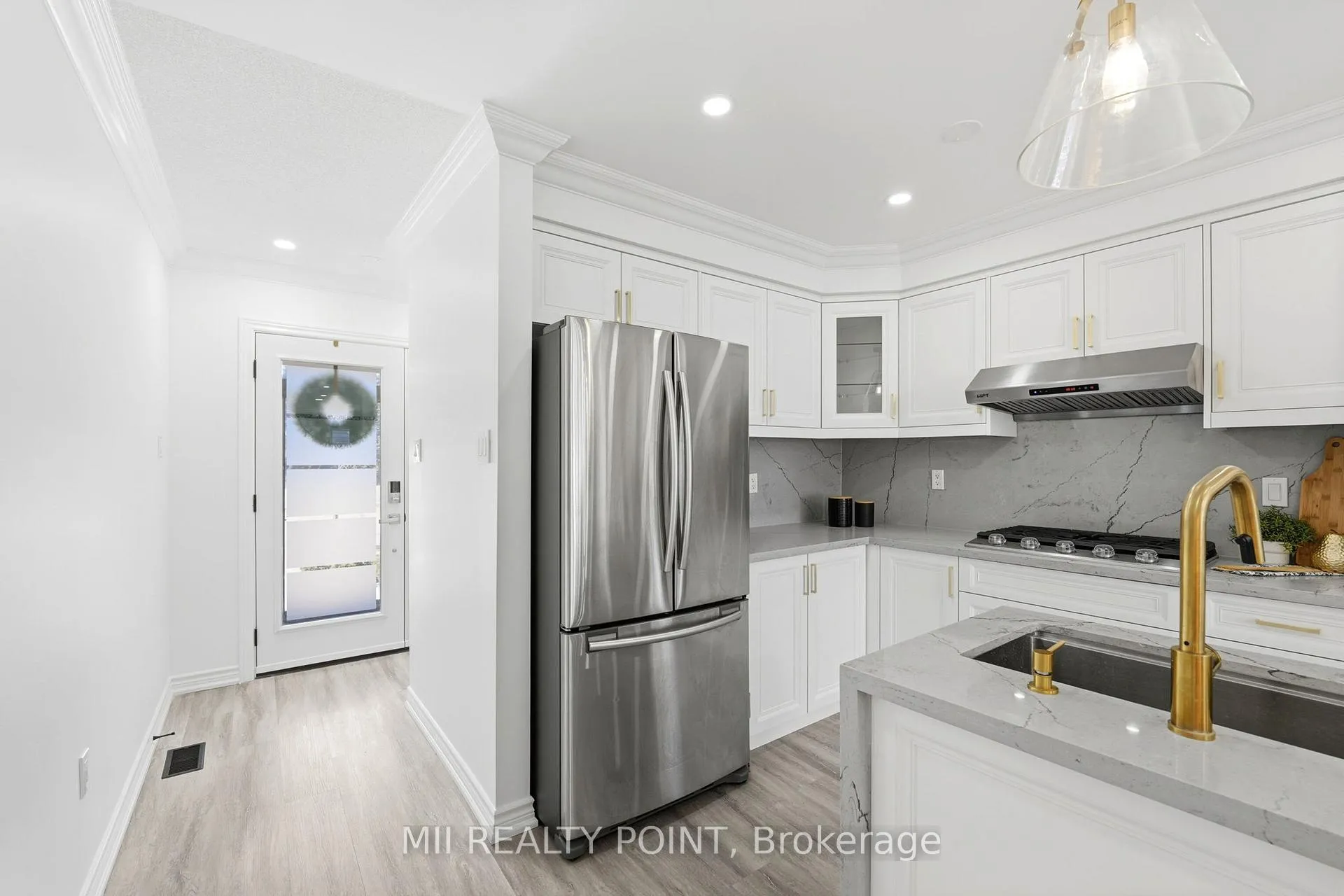Photo 9 of 84 John Matthews Crescent, Clarington, Courtice — HOMEH