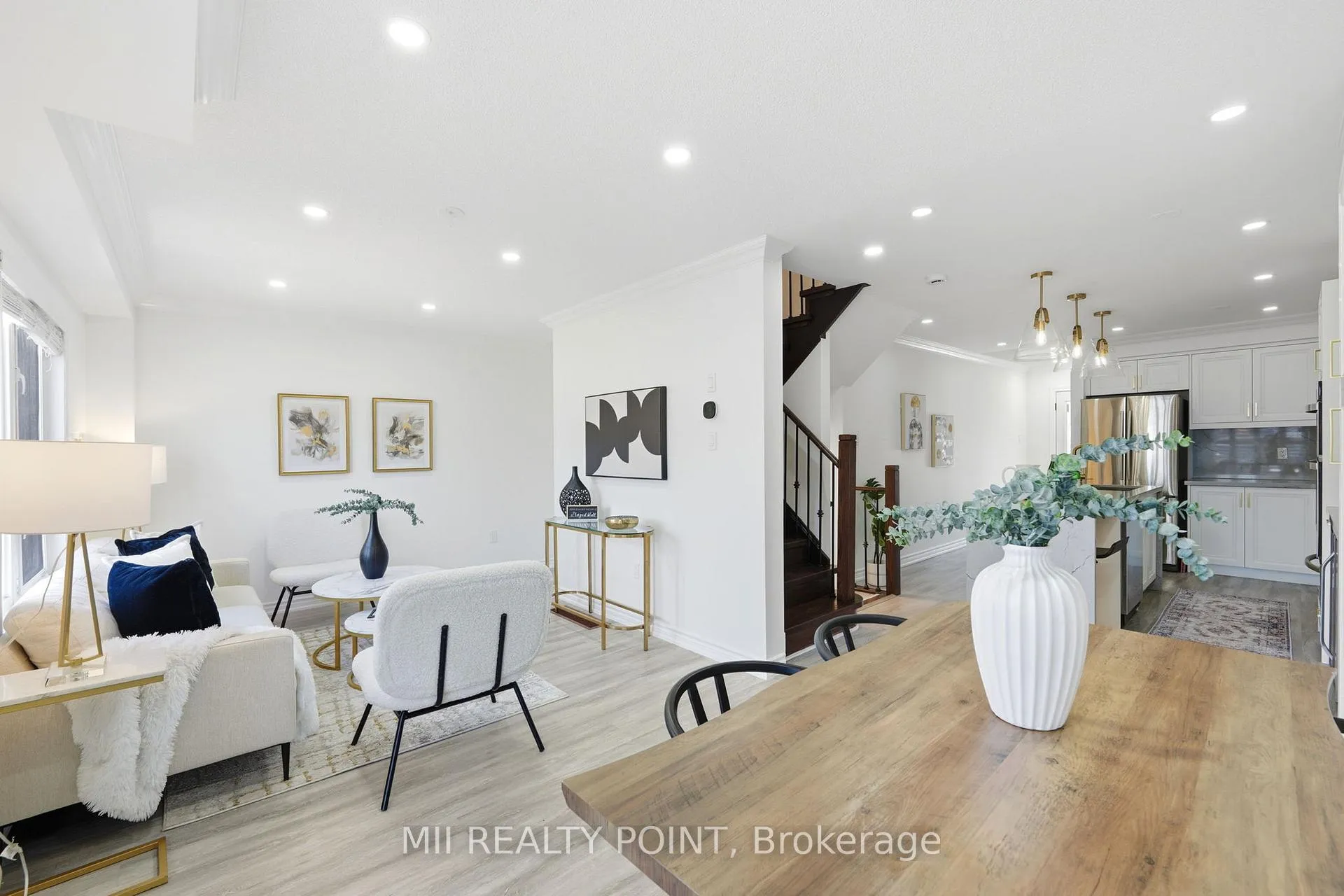Photo 20 of 84 John Matthews Crescent, Clarington, Courtice — HOMEH