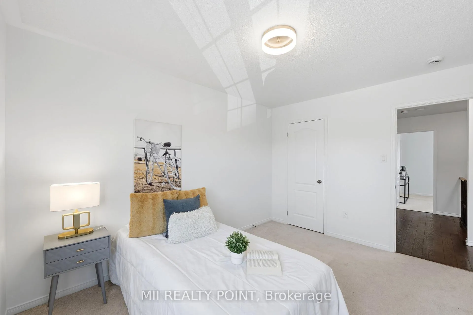 Photo 26 of 84 John Matthews Crescent, Clarington, Courtice — HOMEH