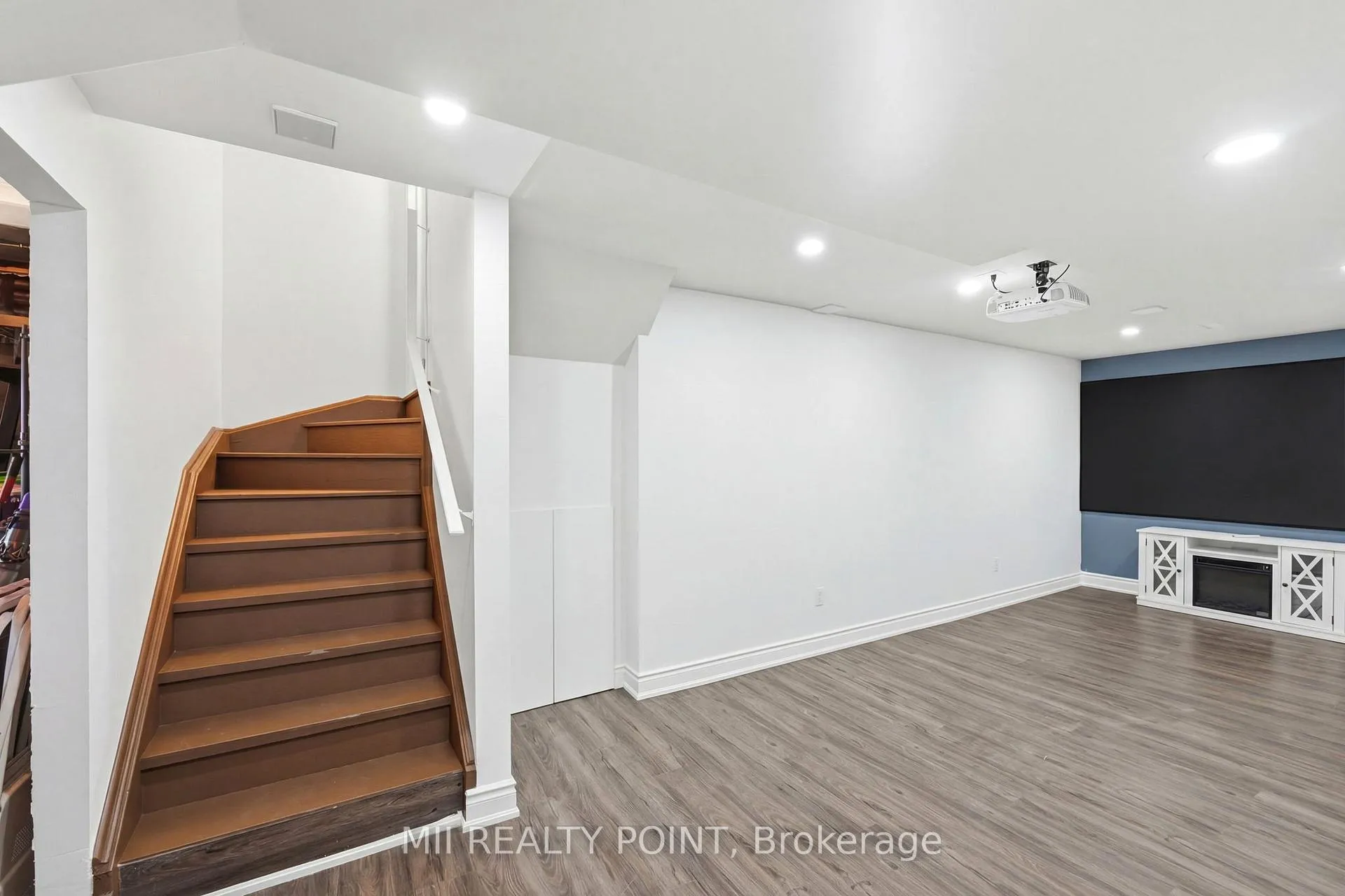 Photo 34 of 84 John Matthews Crescent, Clarington, Courtice — HOMEH