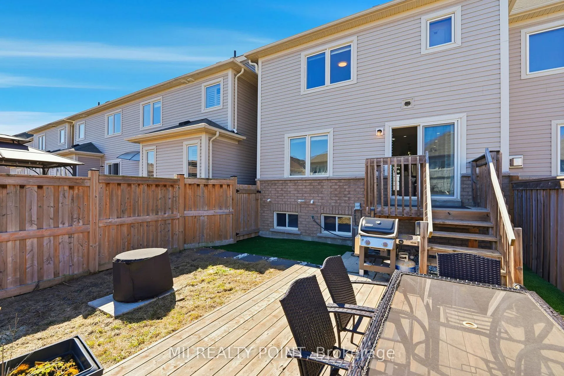 Photo 38 of 84 John Matthews Crescent, Clarington, Courtice — HOMEH