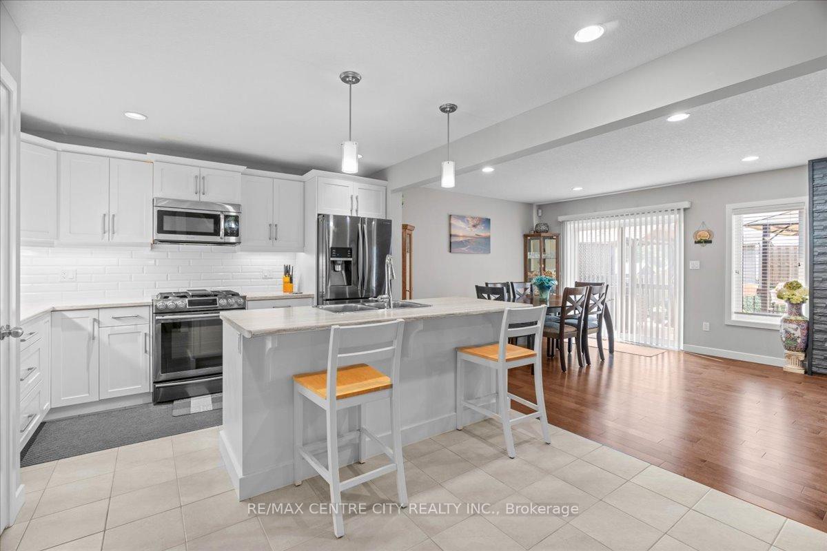 Photo 7 of 34 Empire Parkway, St. Thomas — HOMEH