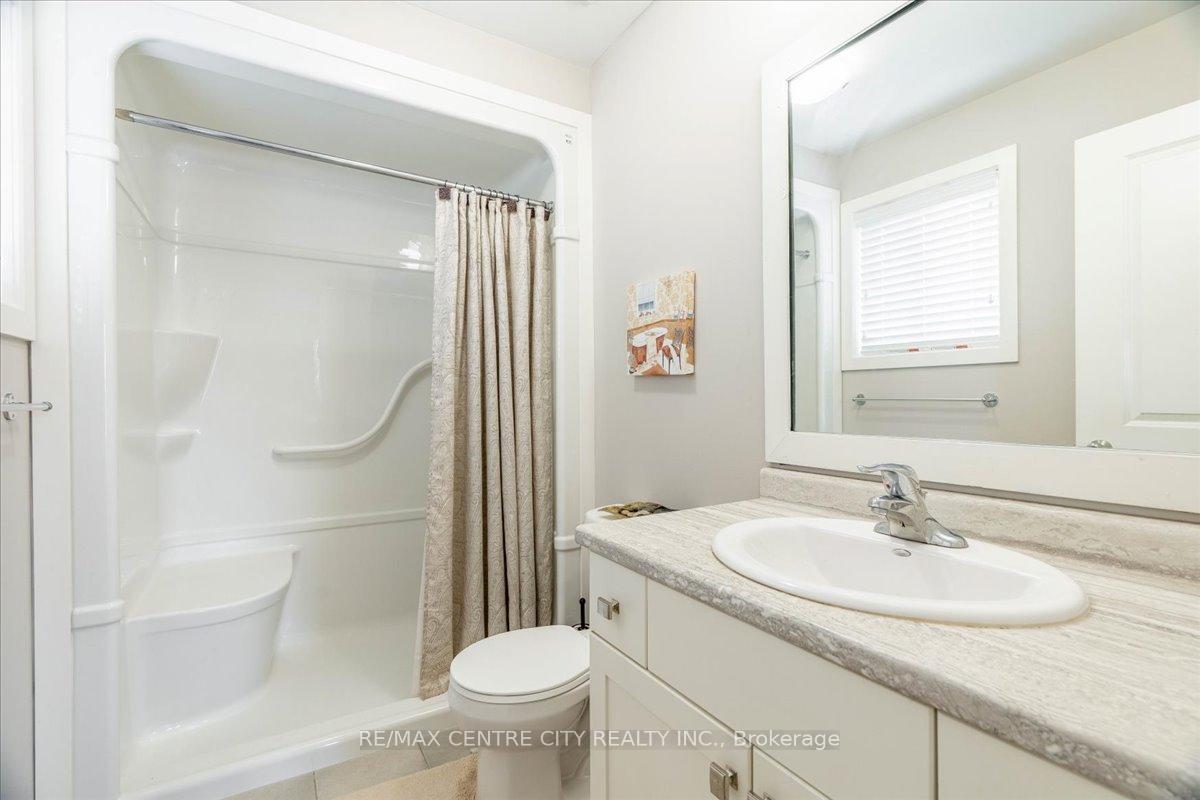 Photo 26 of 34 Empire Parkway, St. Thomas — HOMEH