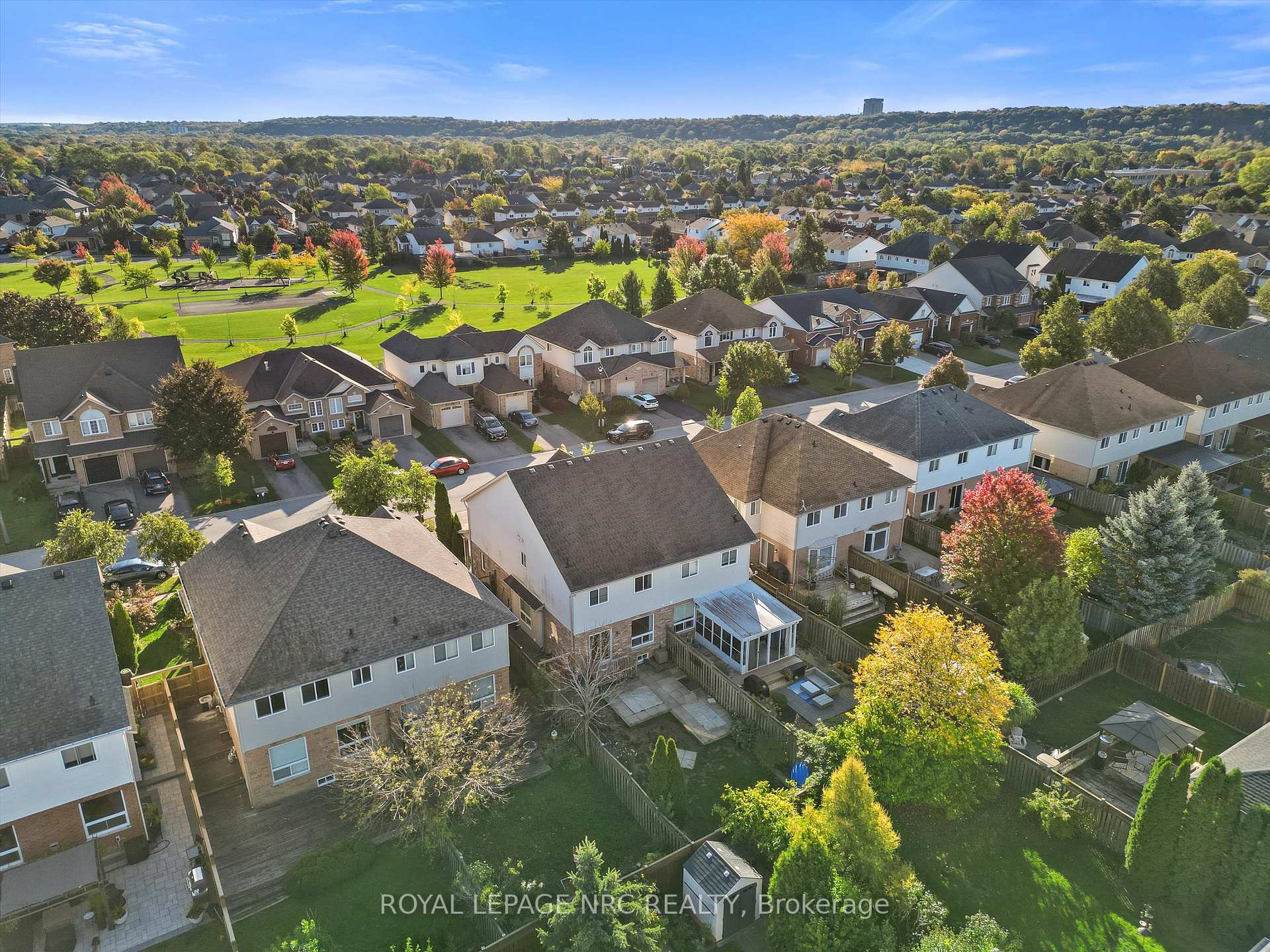 Photo 30 of 29 Mcbride Drive, St. Catharines, Rykert/Vansickle — HOMEH