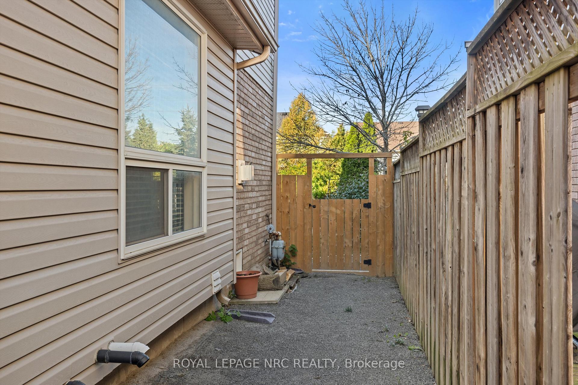 Photo 38 of 29 Mcbride Drive, St. Catharines, Rykert/Vansickle — HOMEH