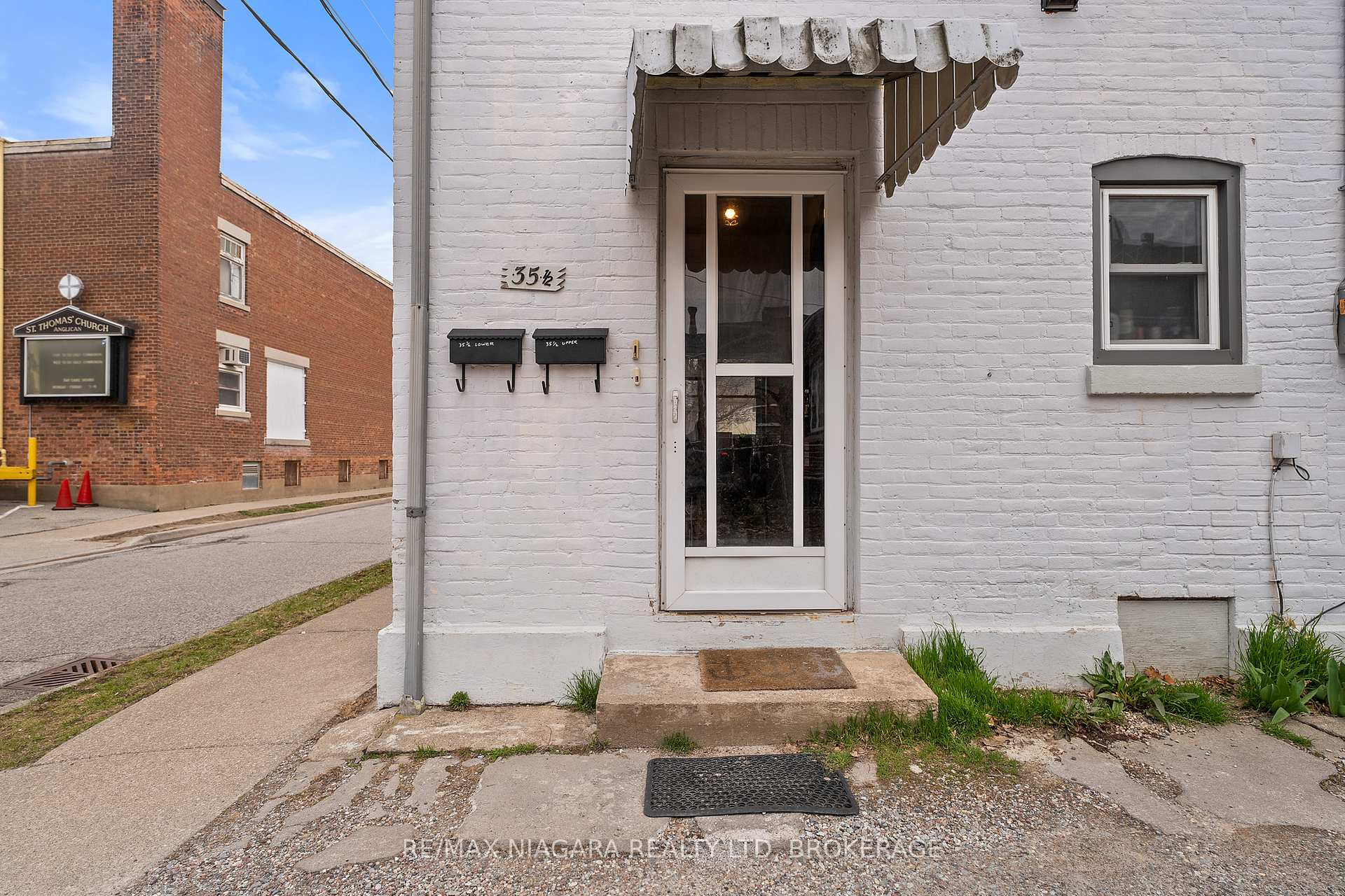 Photo 3 of Unit Upper, 35 1/2 Cherry Street E, St. Catharines, Downtown — HOMEH