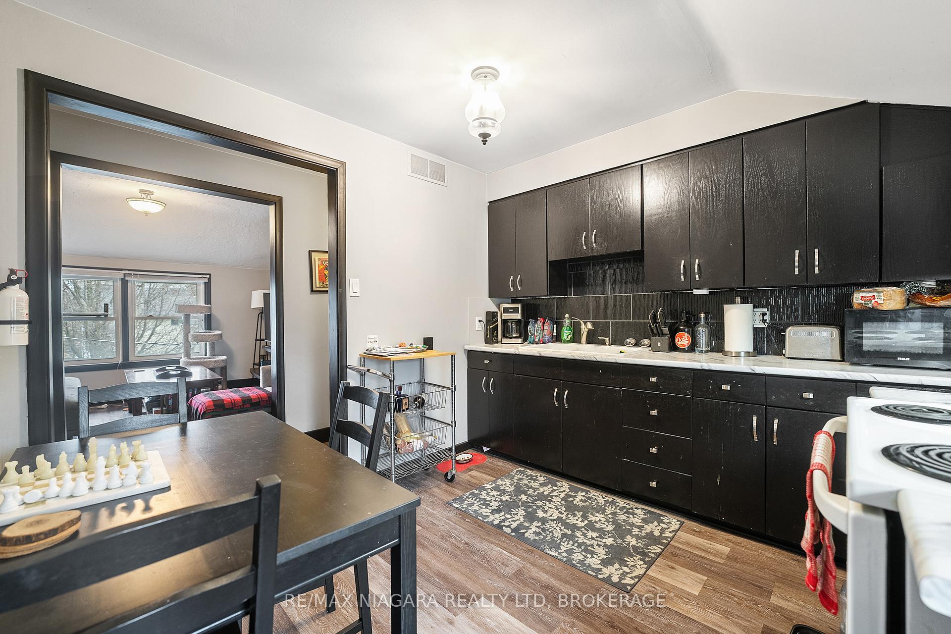 Photo 5 of Unit Upper, 35 1/2 Cherry Street E, St. Catharines, Downtown — HOMEH