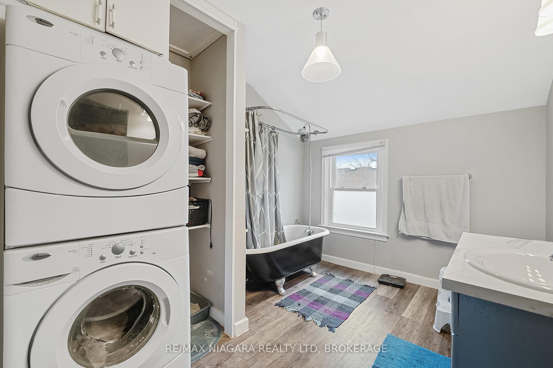 Photo 10 of Unit Upper, 35 1/2 Cherry Street E, St. Catharines, Downtown — HOMEH
