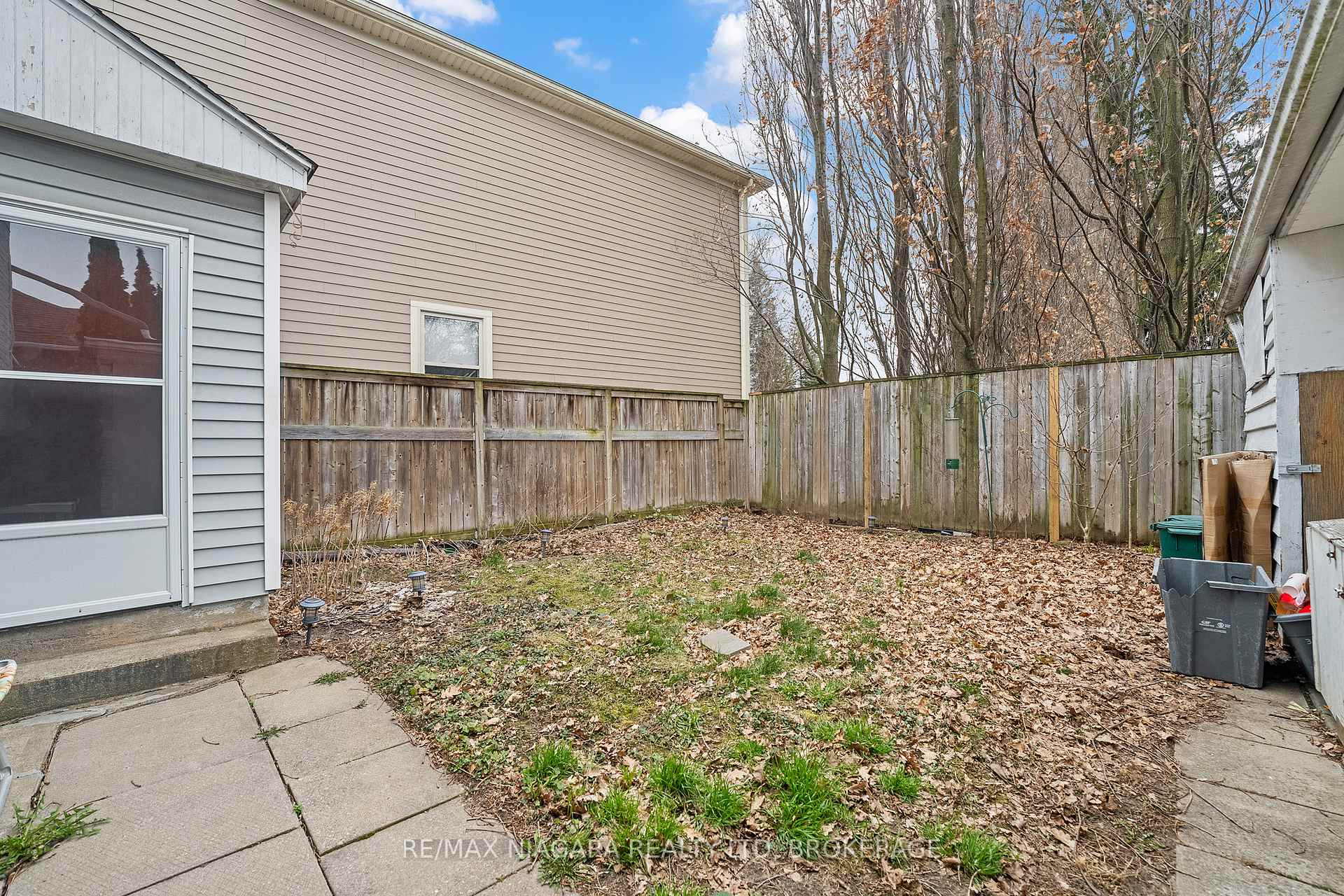Photo 16 of Unit Upper, 35 1/2 Cherry Street E, St. Catharines, Downtown — HOMEH