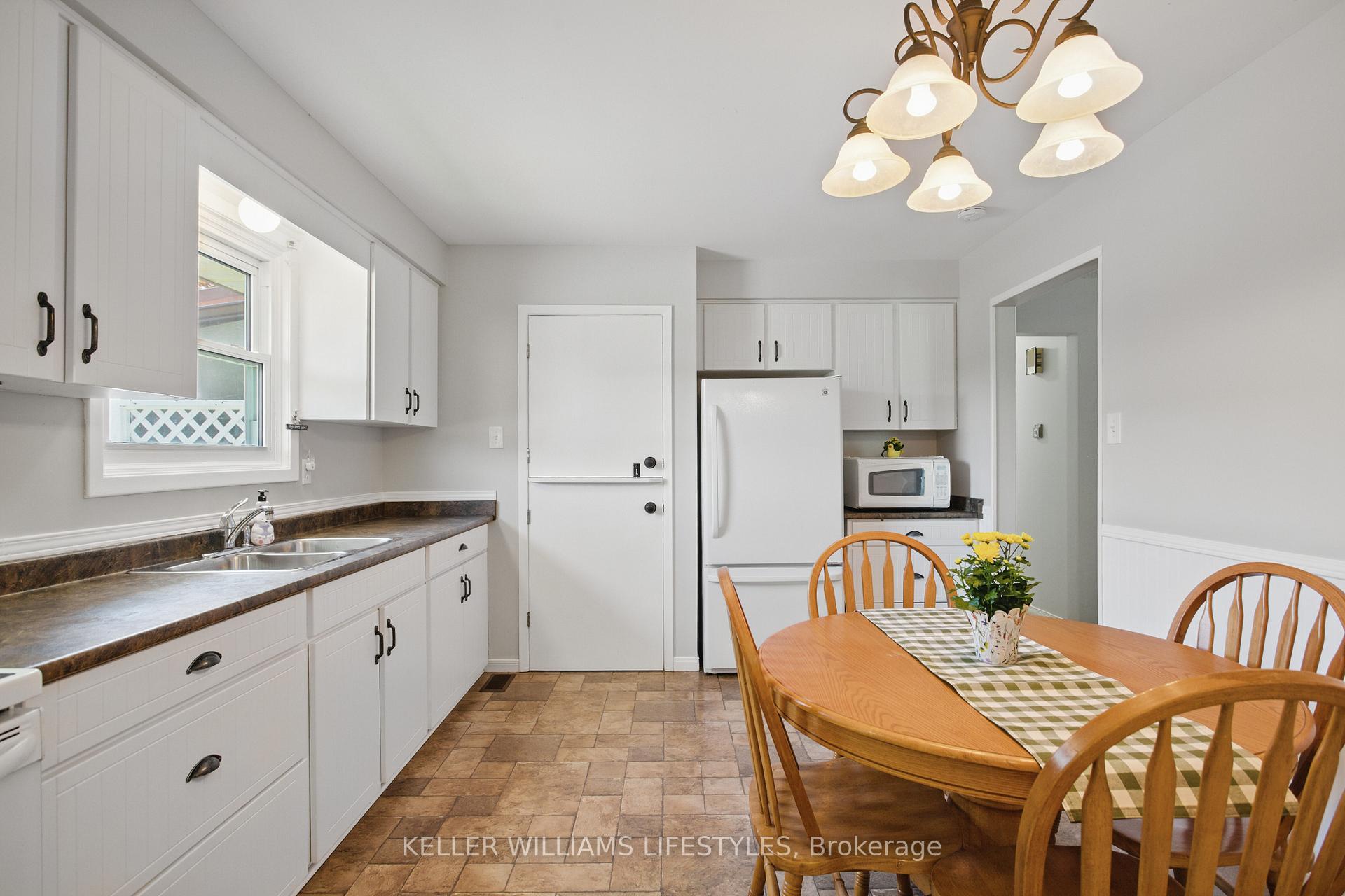 Photo 8 of 41 Manor Road, St. Thomas — HOMEH