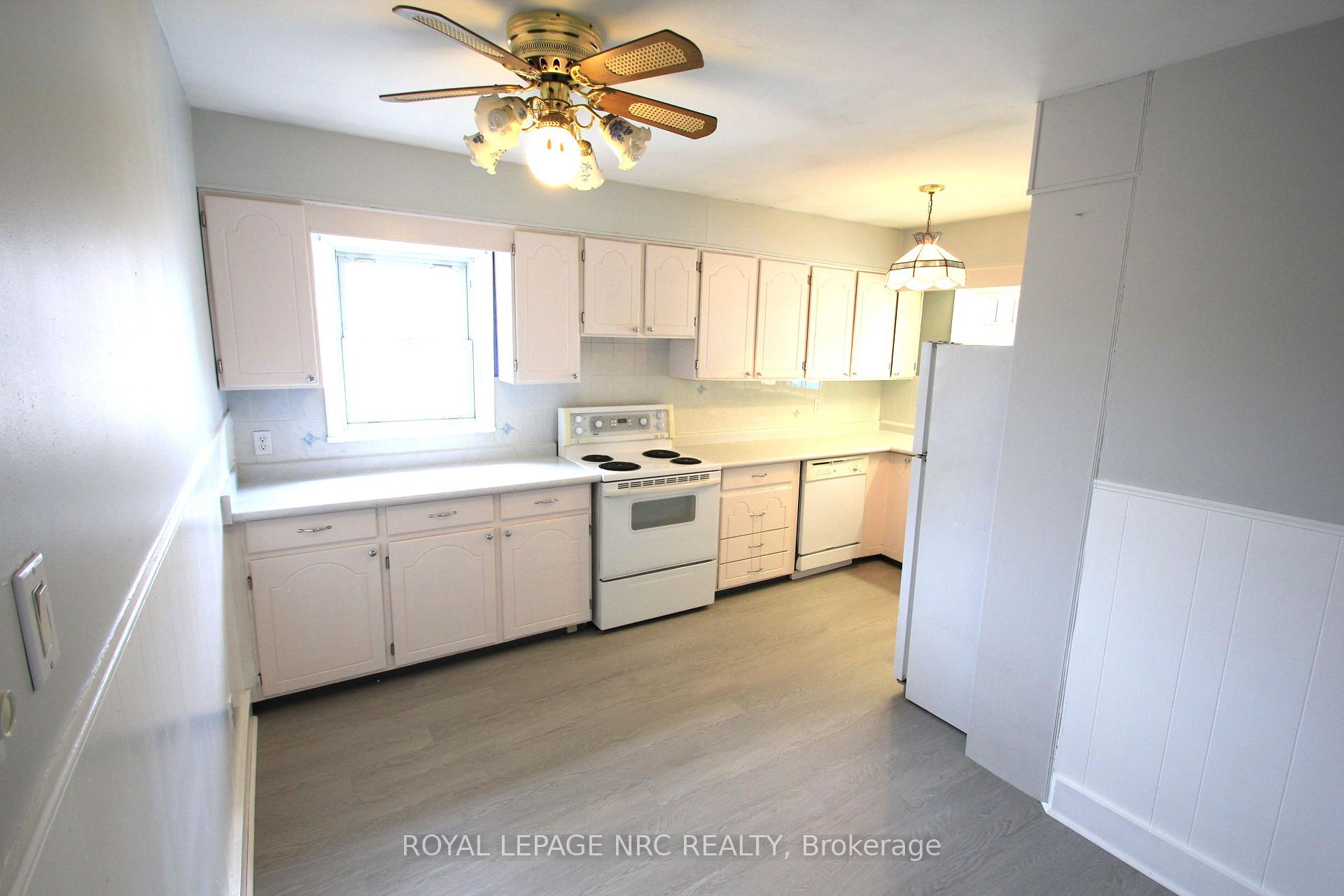 Photo 6 of 60 Michael Avenue, St. Catharines, Burleigh Hill — HOMEH
