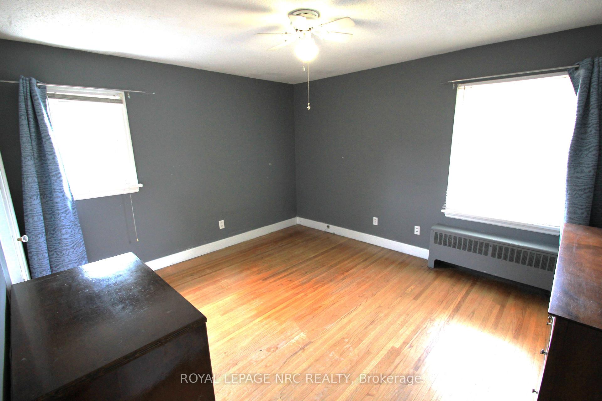 Photo 10 of 60 Michael Avenue, St. Catharines, Burleigh Hill — HOMEH