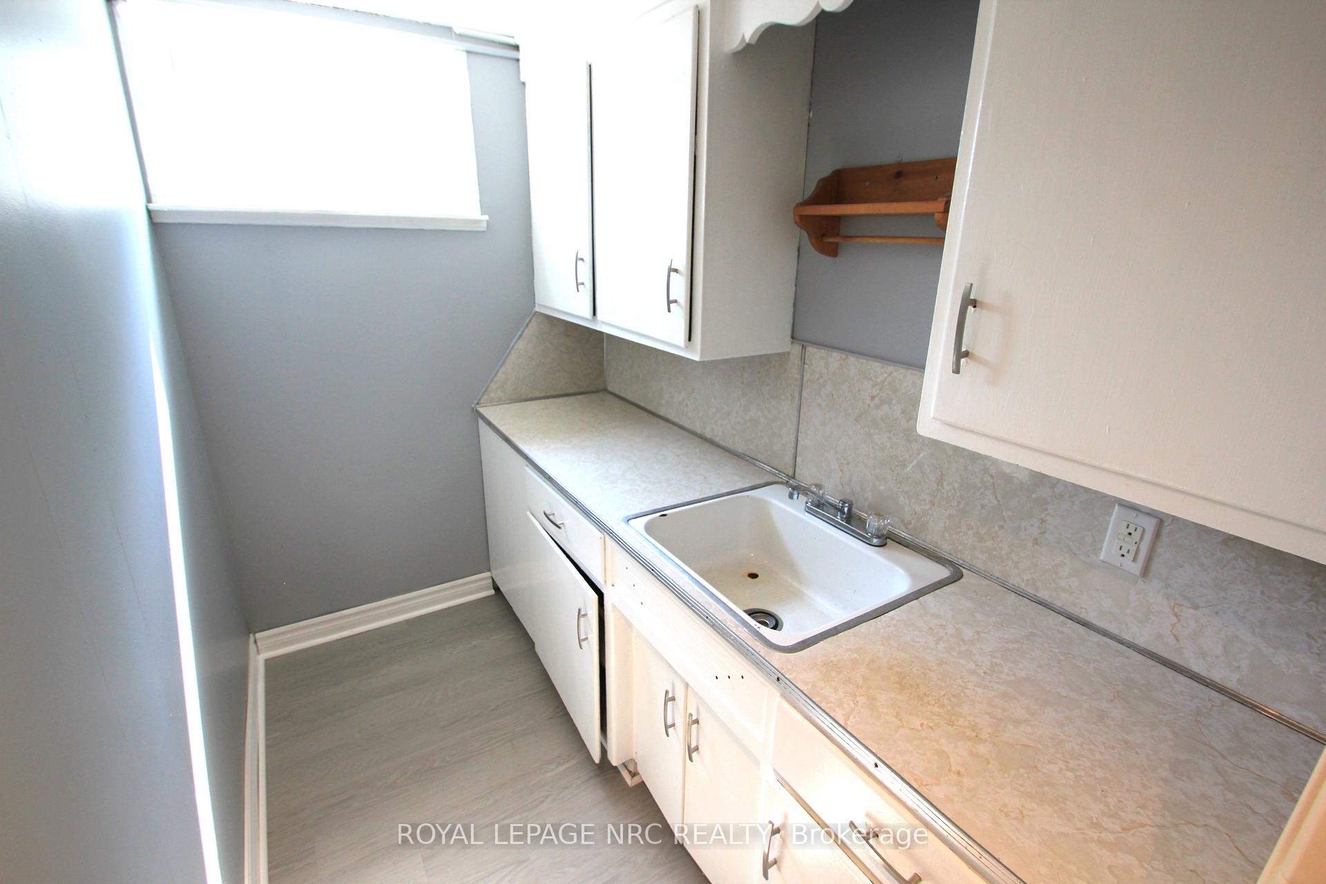 Photo 19 of 60 Michael Avenue, St. Catharines, Burleigh Hill — HOMEH