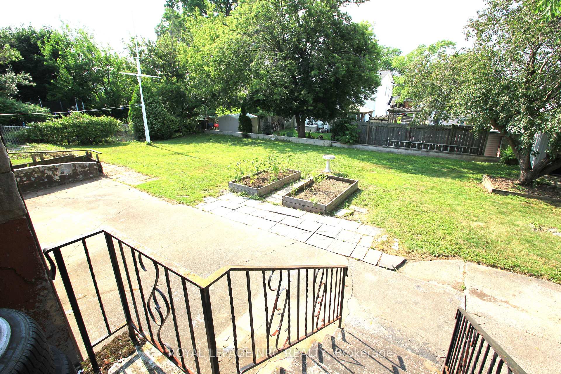 Photo 24 of 60 Michael Avenue, St. Catharines, Burleigh Hill — HOMEH
