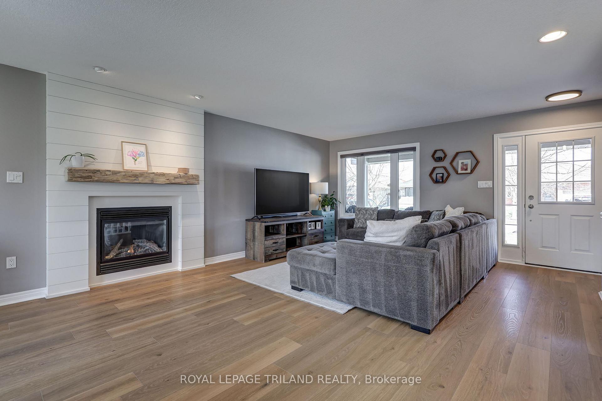 Photo 8 of 12 Redtail Court, St. Thomas — HOMEH