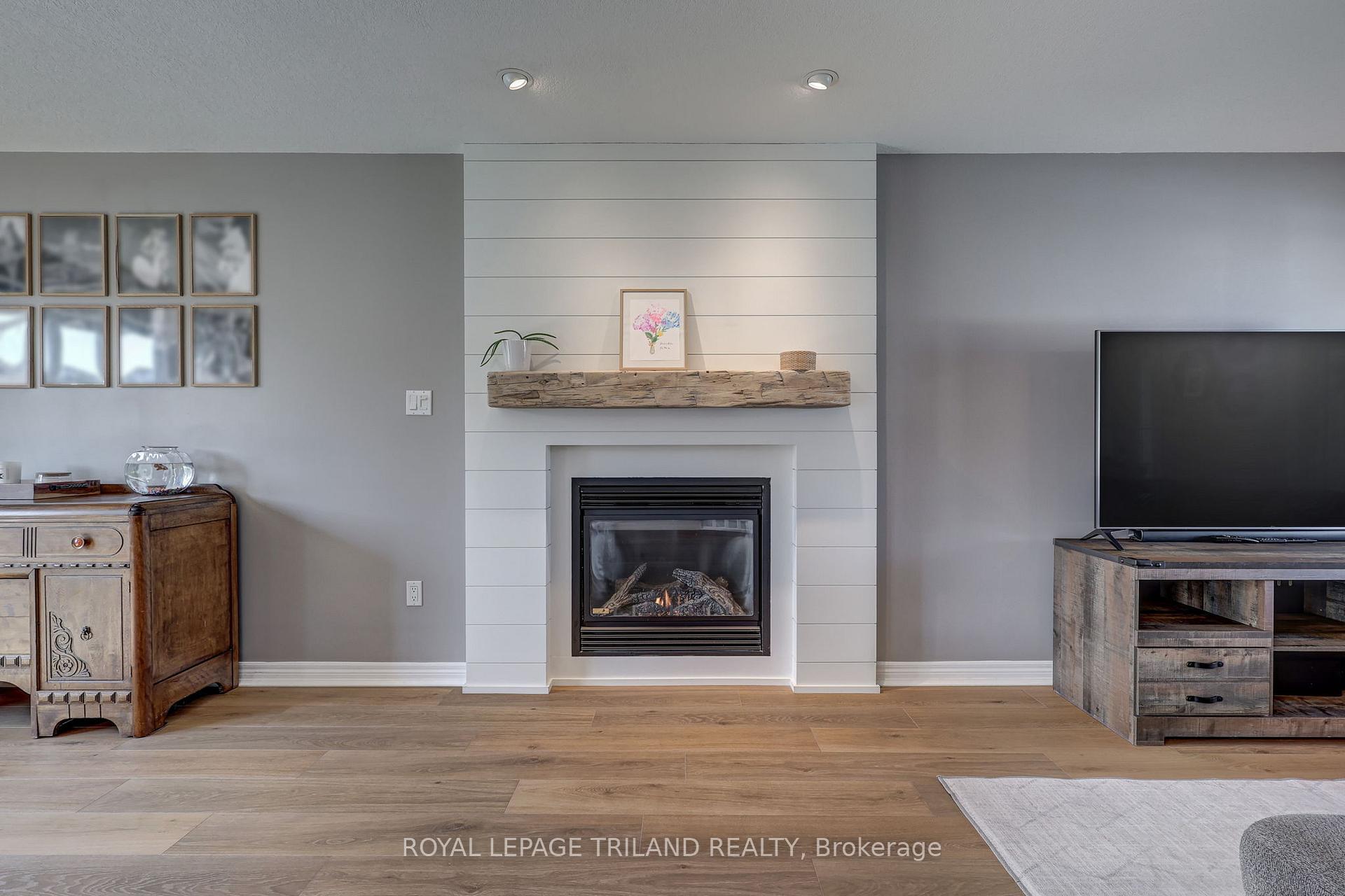 Photo 9 of 12 Redtail Court, St. Thomas — HOMEH