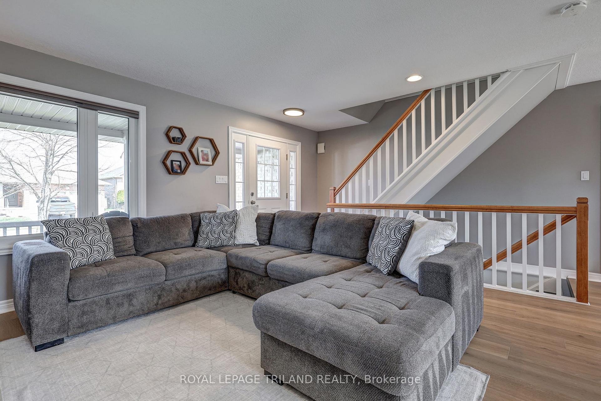 Photo 10 of 12 Redtail Court, St. Thomas — HOMEH