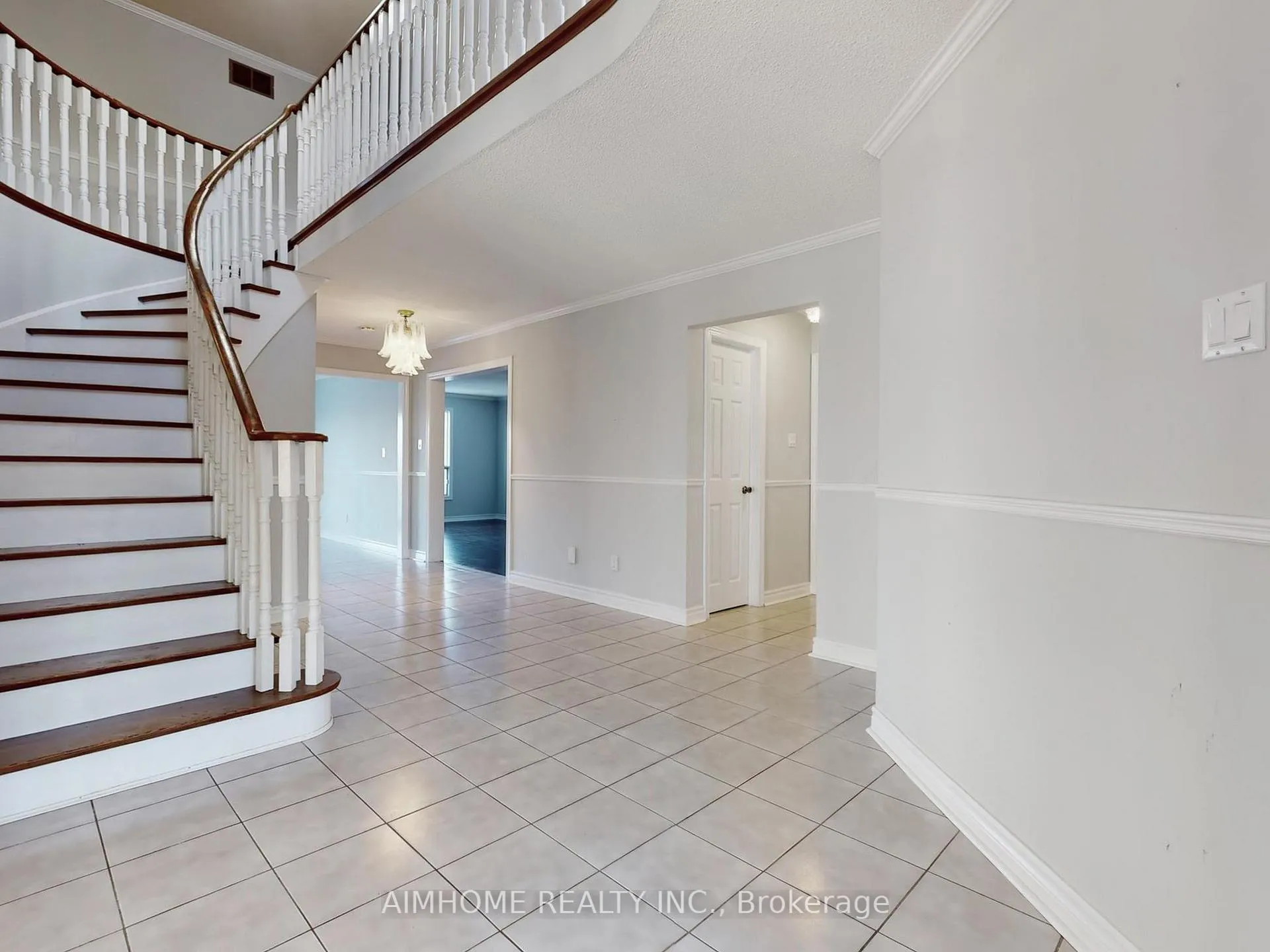 Photo 5 of 207 Kensit Avenue, Newmarket, Armitage — HOMEH