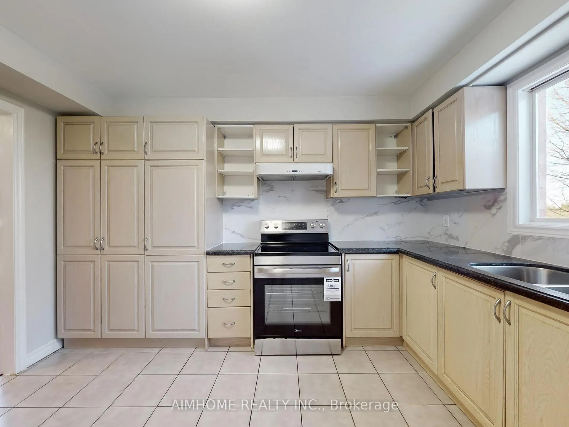 Photo 14 of 207 Kensit Avenue, Newmarket, Armitage — HOMEH