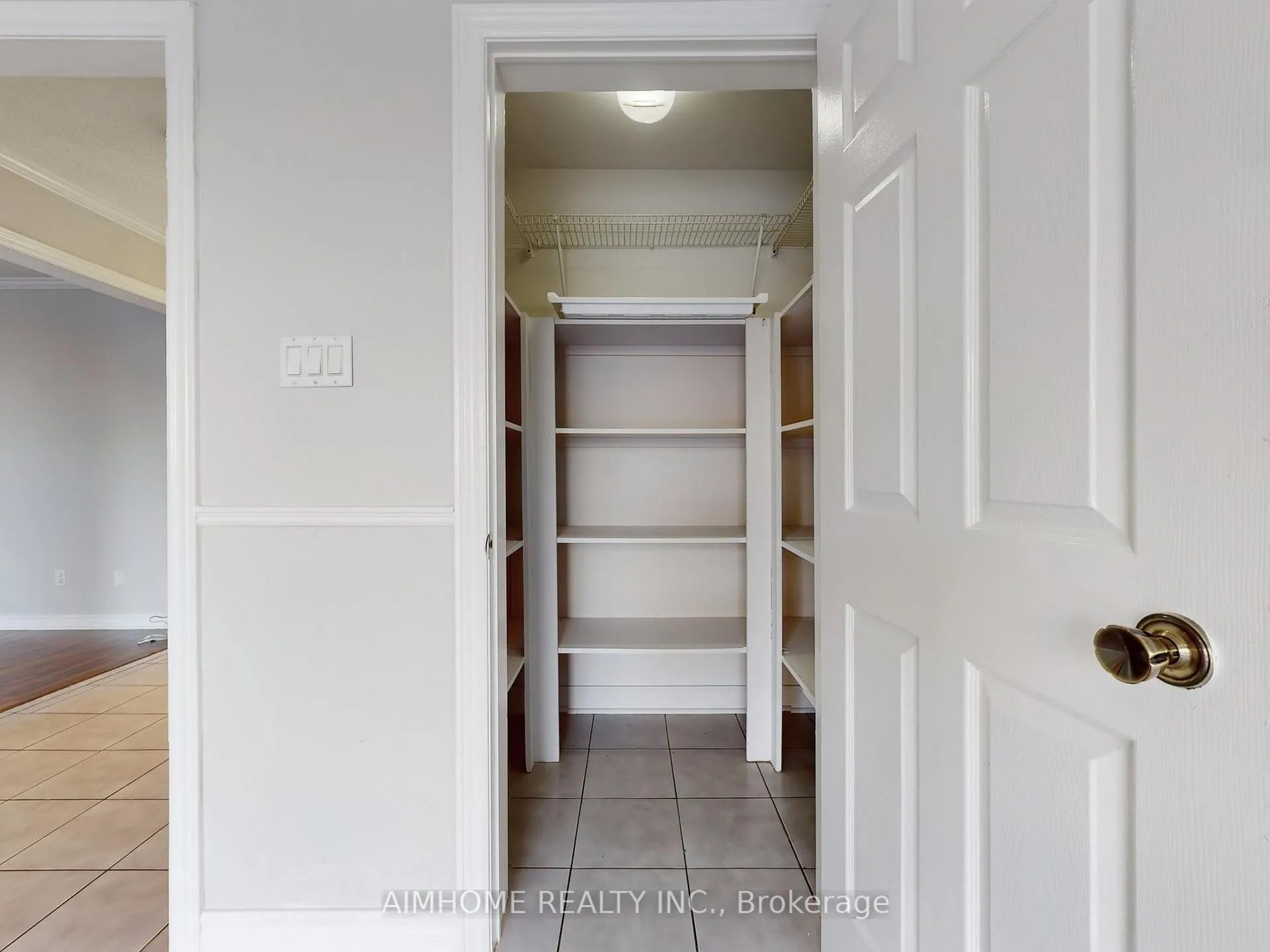 Photo 18 of 207 Kensit Avenue, Newmarket, Armitage — HOMEH