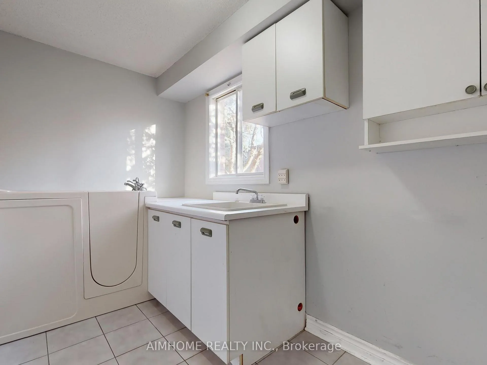 Photo 20 of 207 Kensit Avenue, Newmarket, Armitage — HOMEH
